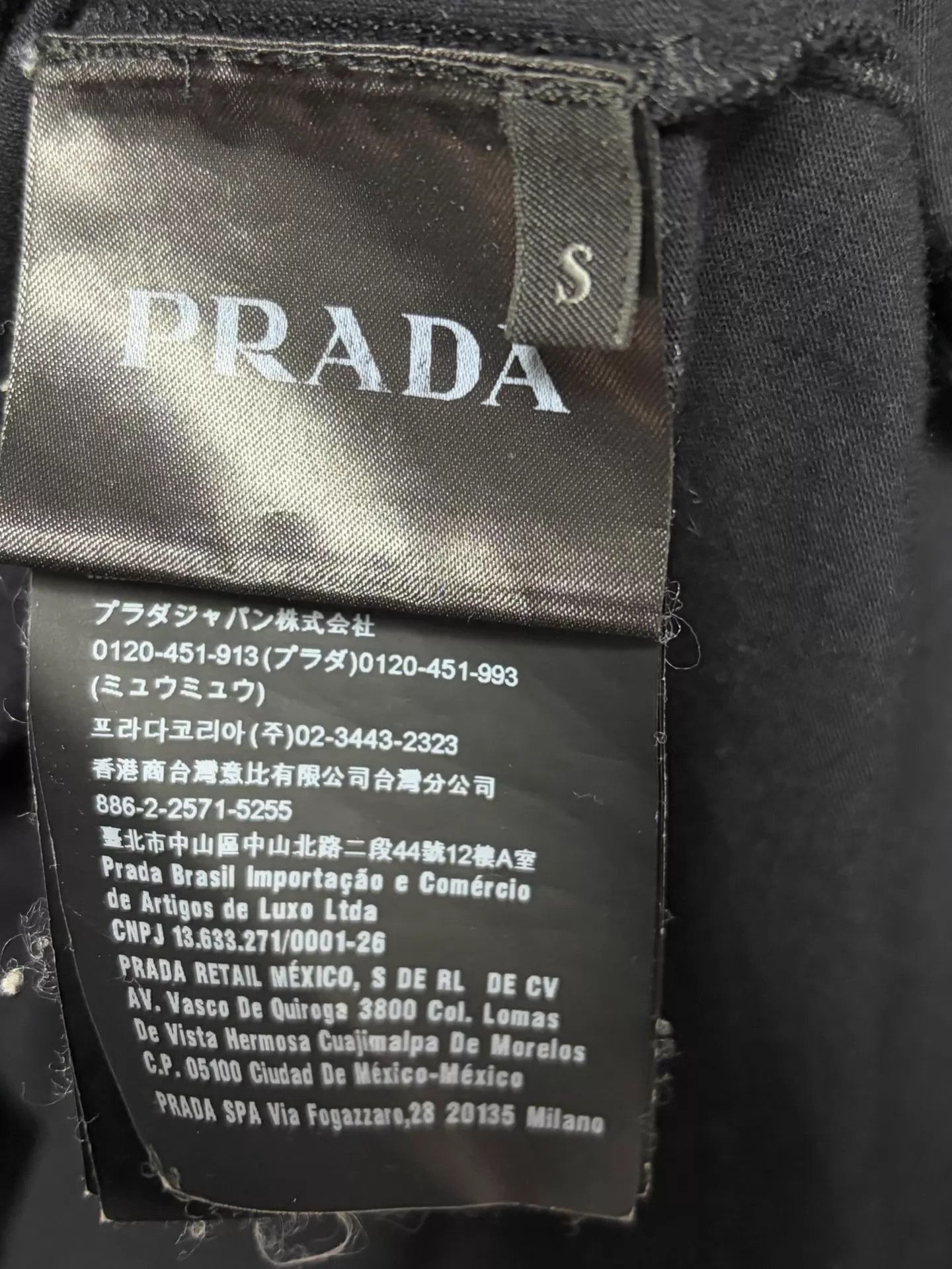 Prada Black Short-Sleeve T-Shirt with Zip Pocket Size US S / EU 44-46 / 1 - 4 Thumbnail