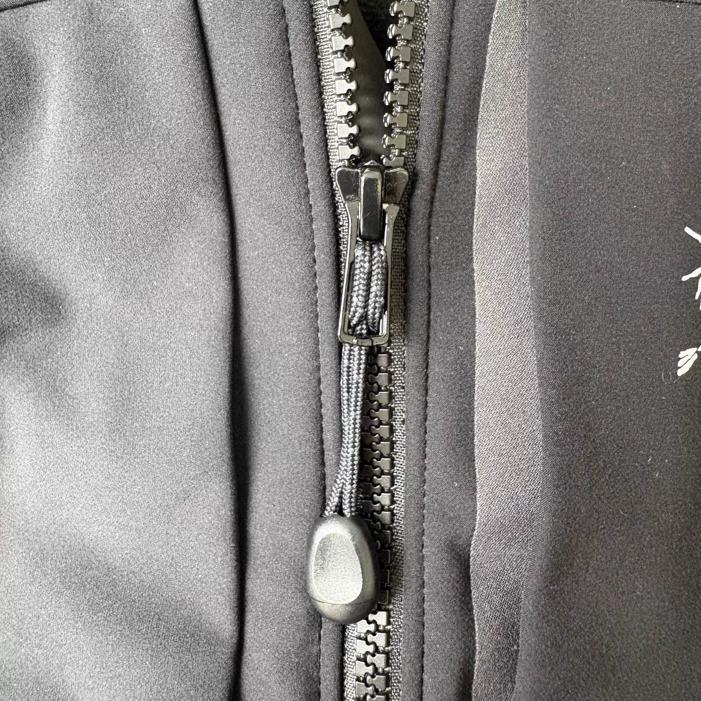 Arc'teryx Black Hooded Light Jacket with Zip Closure Size US L / EU 52-54 / 3 - 6 Thumbnail