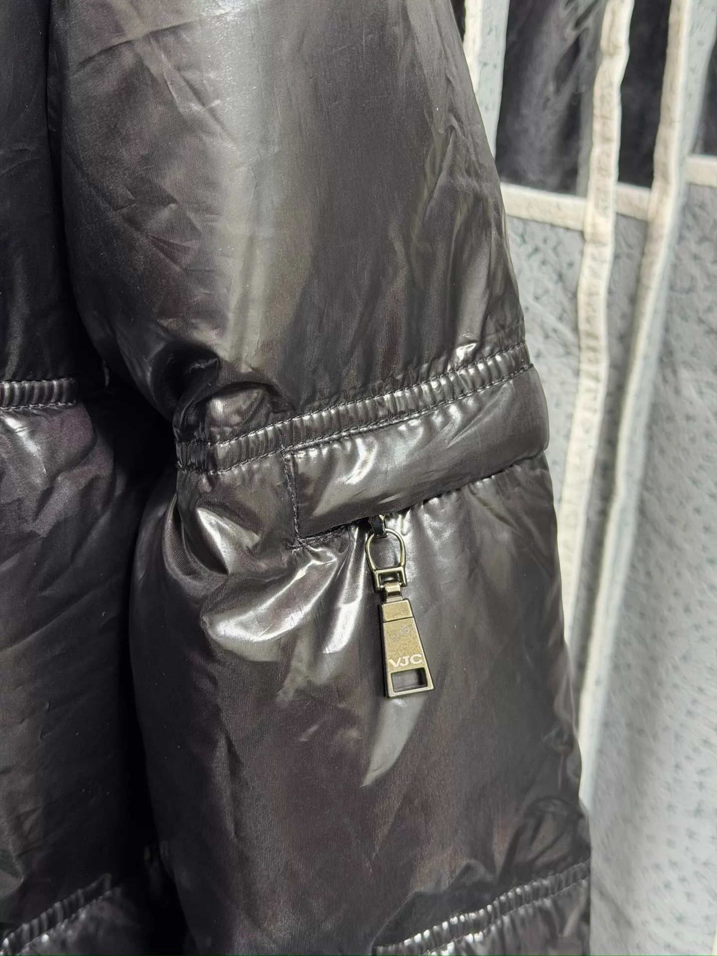 Versace Black Puffer Jacket with High Collar and Zip Pockets Size US L / EU 52-54 / 3 - 5 Thumbnail