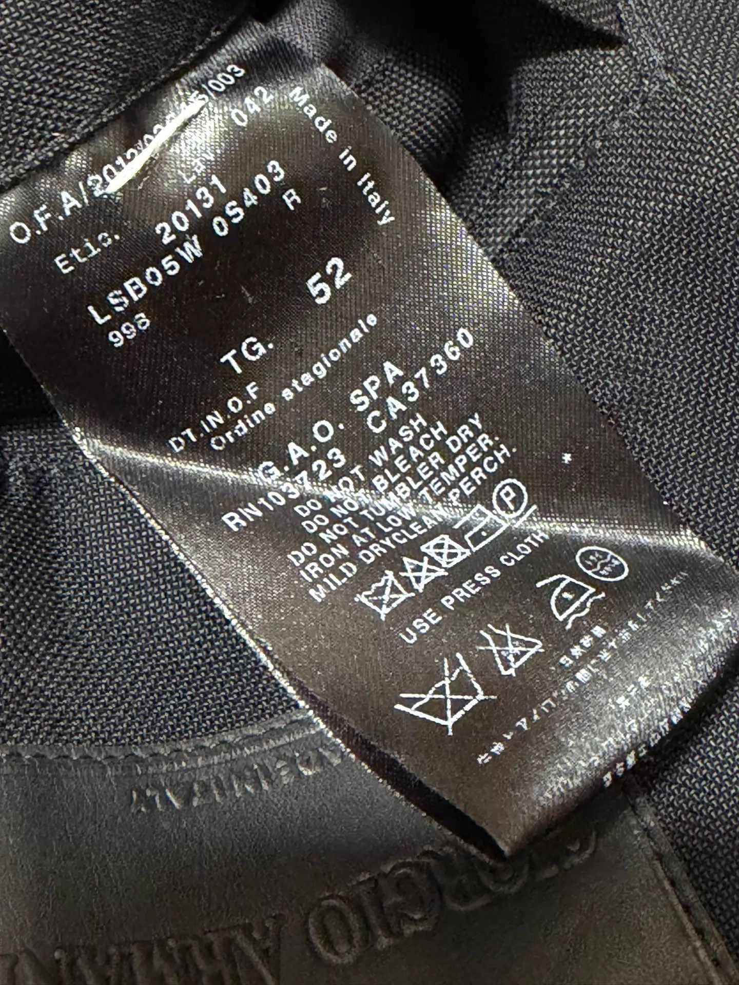 Giorgio Armani Black Double-Breasted Blazer - Size L Size US L / EU 52-54 / 3 - 8 Thumbnail