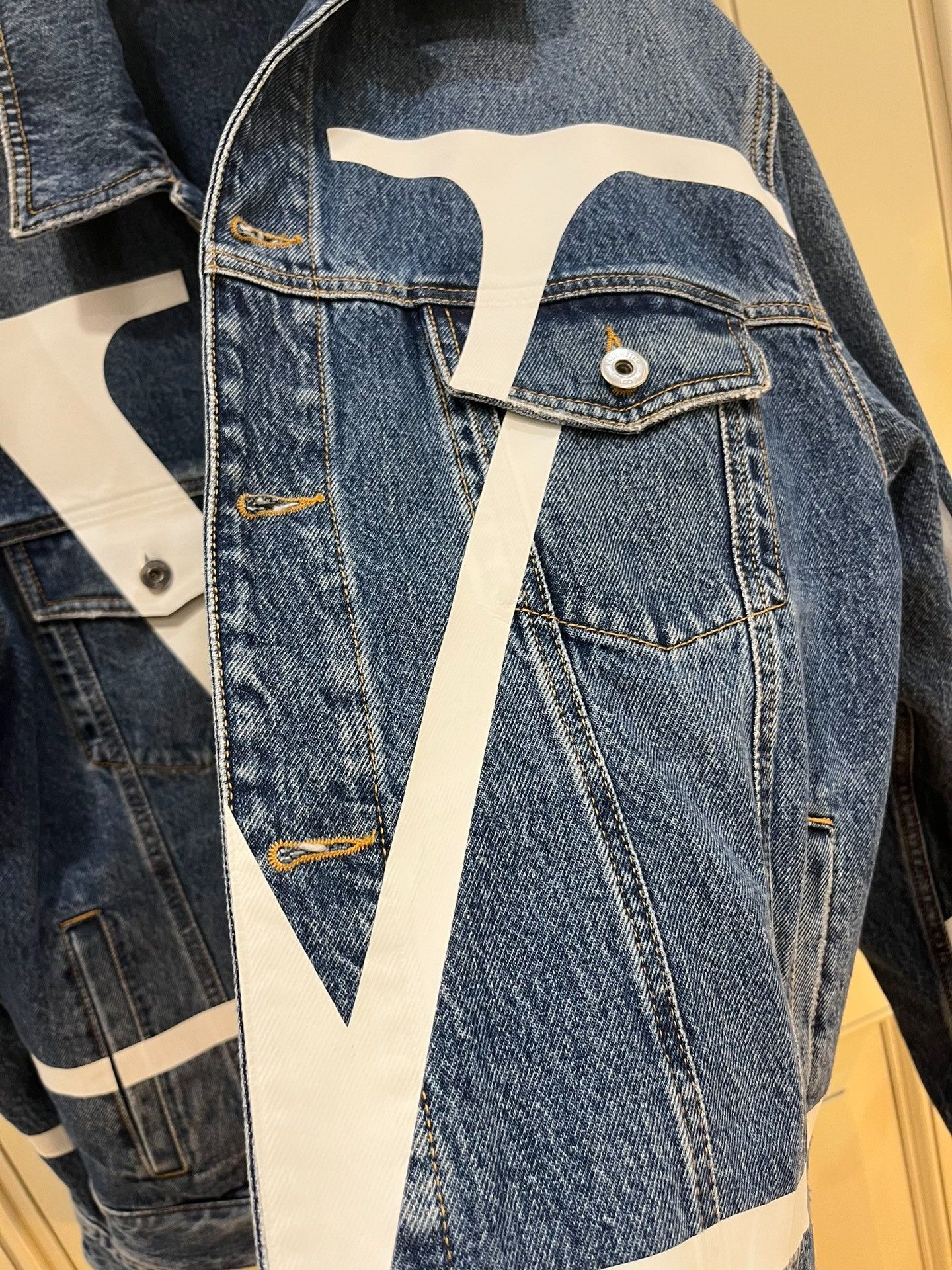 Valentino Valentino Large V Logo Denim Jacket Size US S / EU 44-46 / 1 - 6 Thumbnail