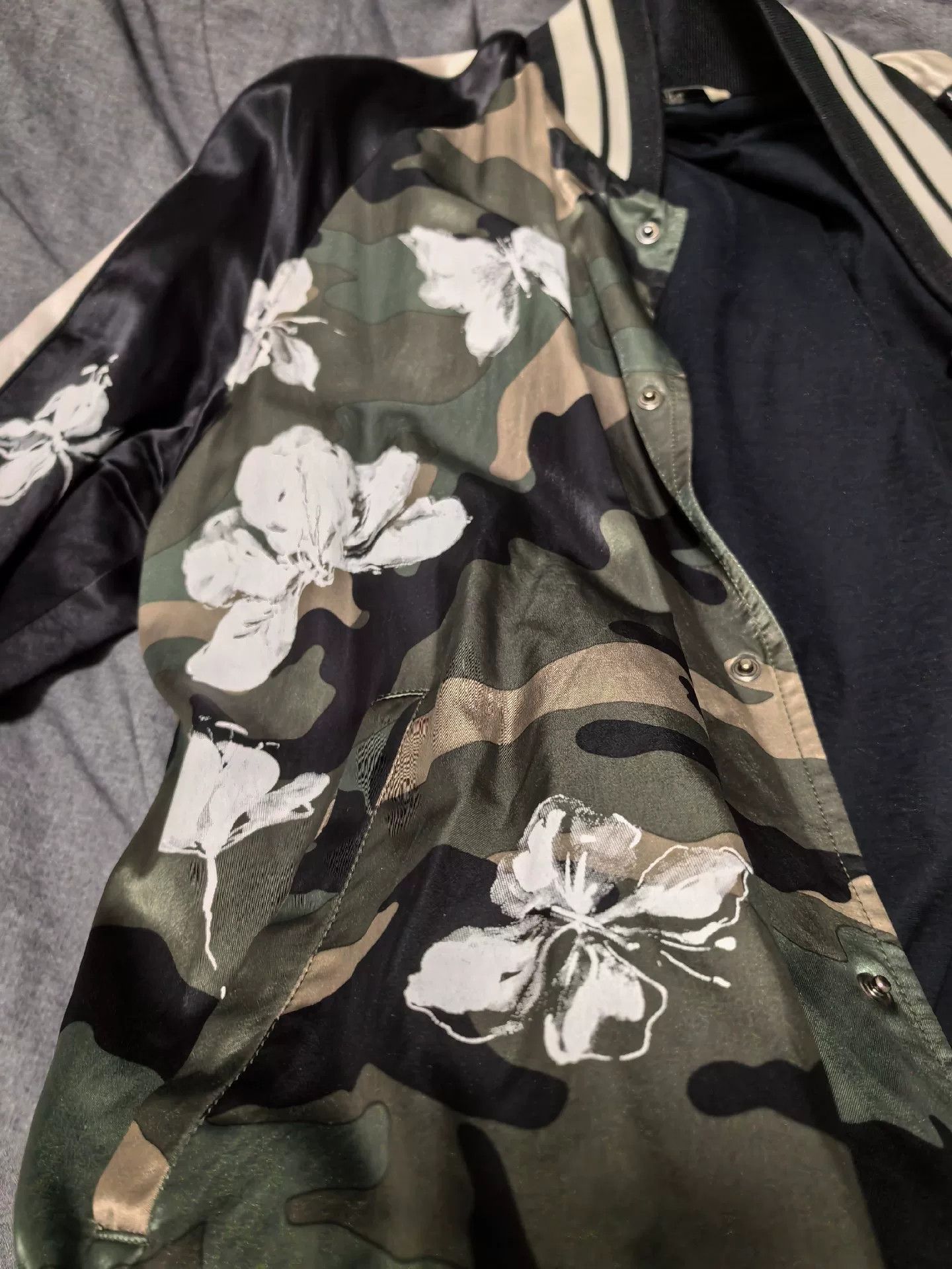Valentino Valentino Camouflage Butterfly Jacket Size US S / EU 44-46 / 1 - 2 Thumbnail