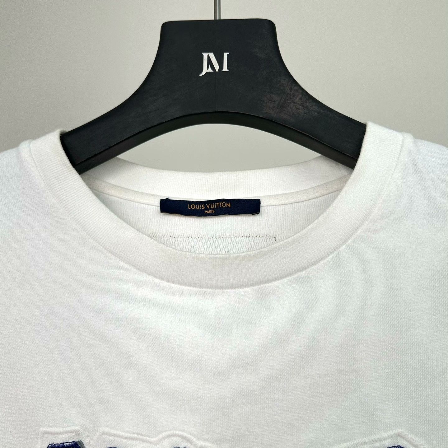 Louis Vuitton Louis Vuitton Embroidered Graphic T-Shirt l Men Size US L / EU 52-54 / 3 - 3 Thumbnail