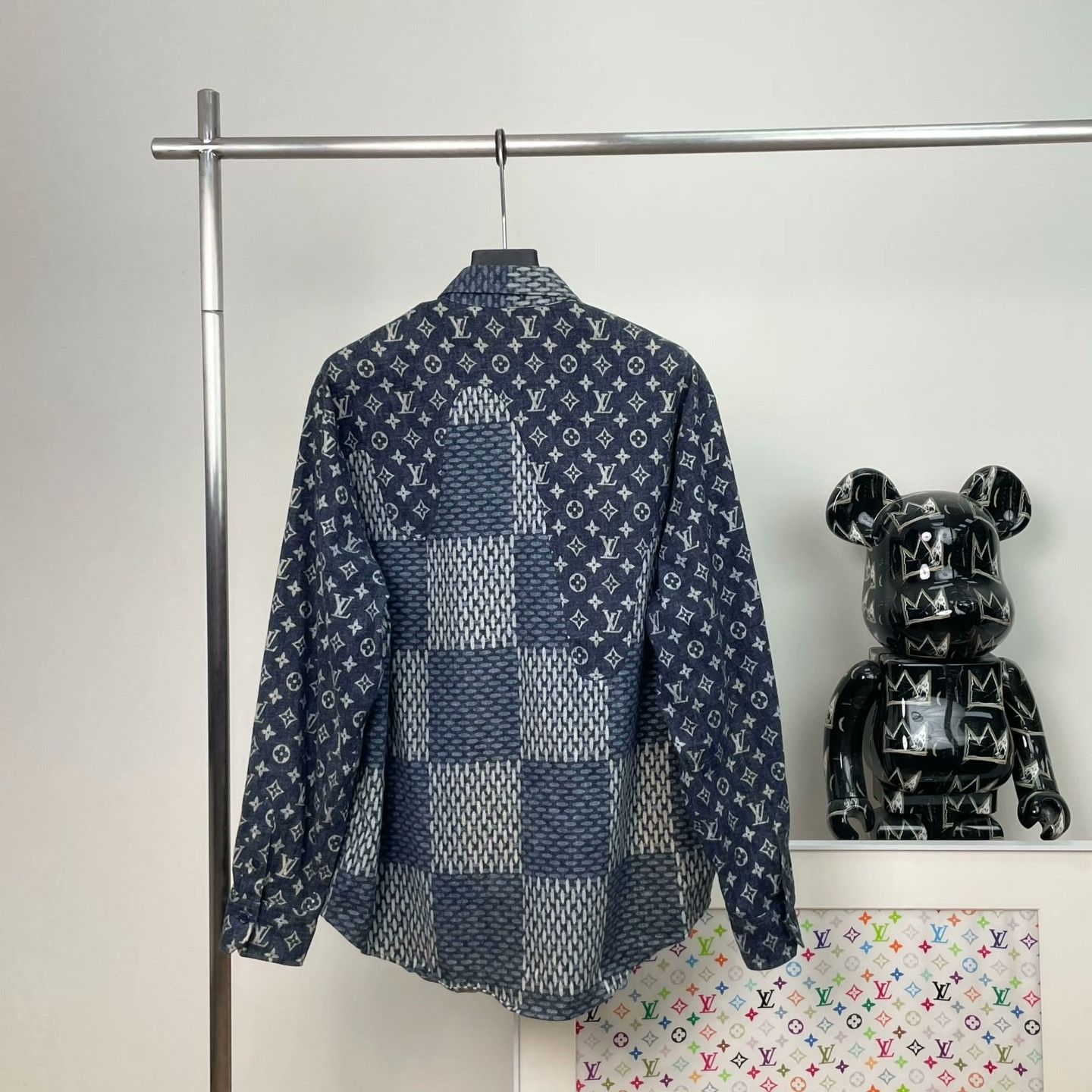 Louis Vuitton Louis Vuitton Retro Shirt l Men Size US L / EU 52-54 / 3 - 2 Thumbnail