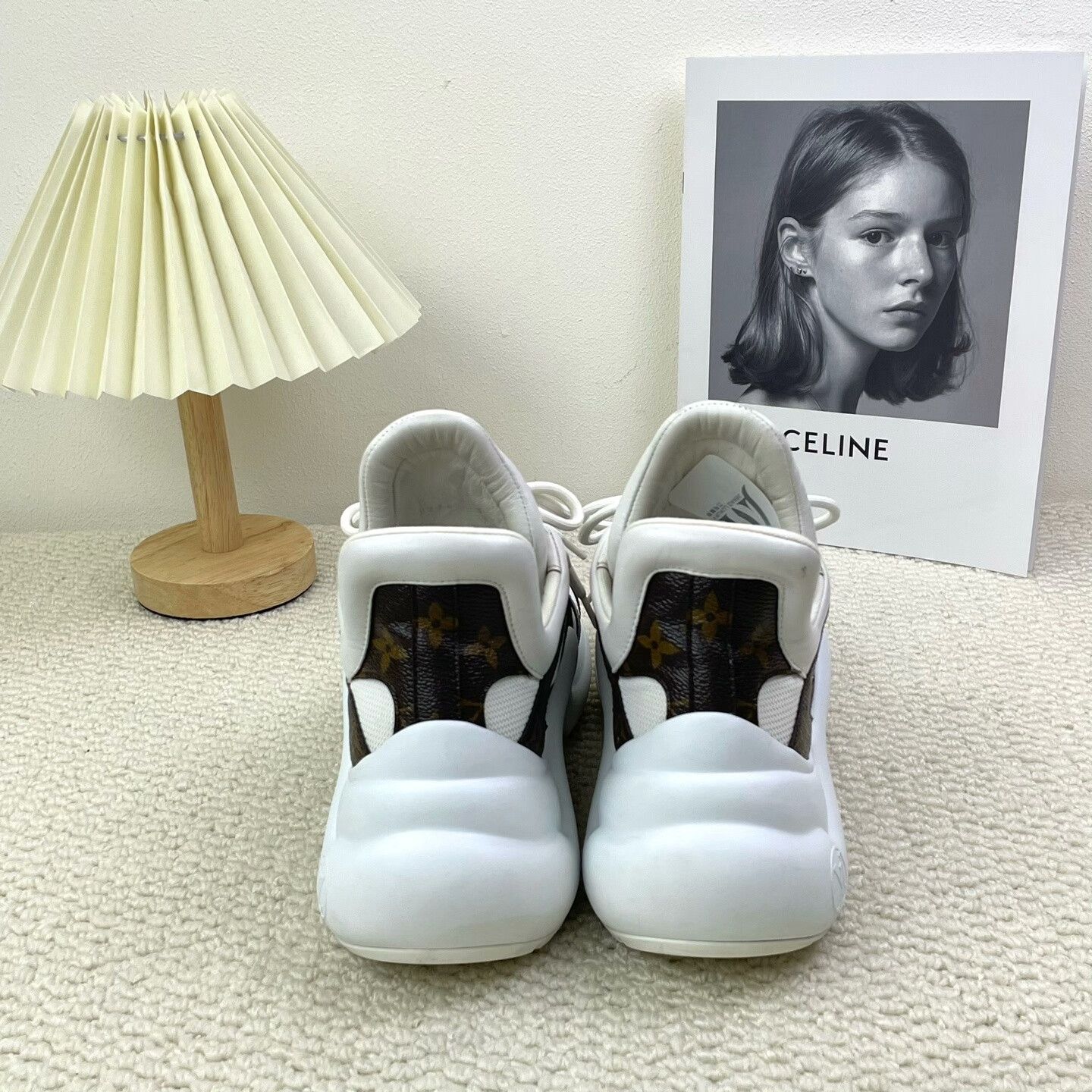 Louis Vuitton Louis Vuitton Casual Lowtop Sneakers us_8 Women Size US 8 / IT 38 - 2 Thumbnail