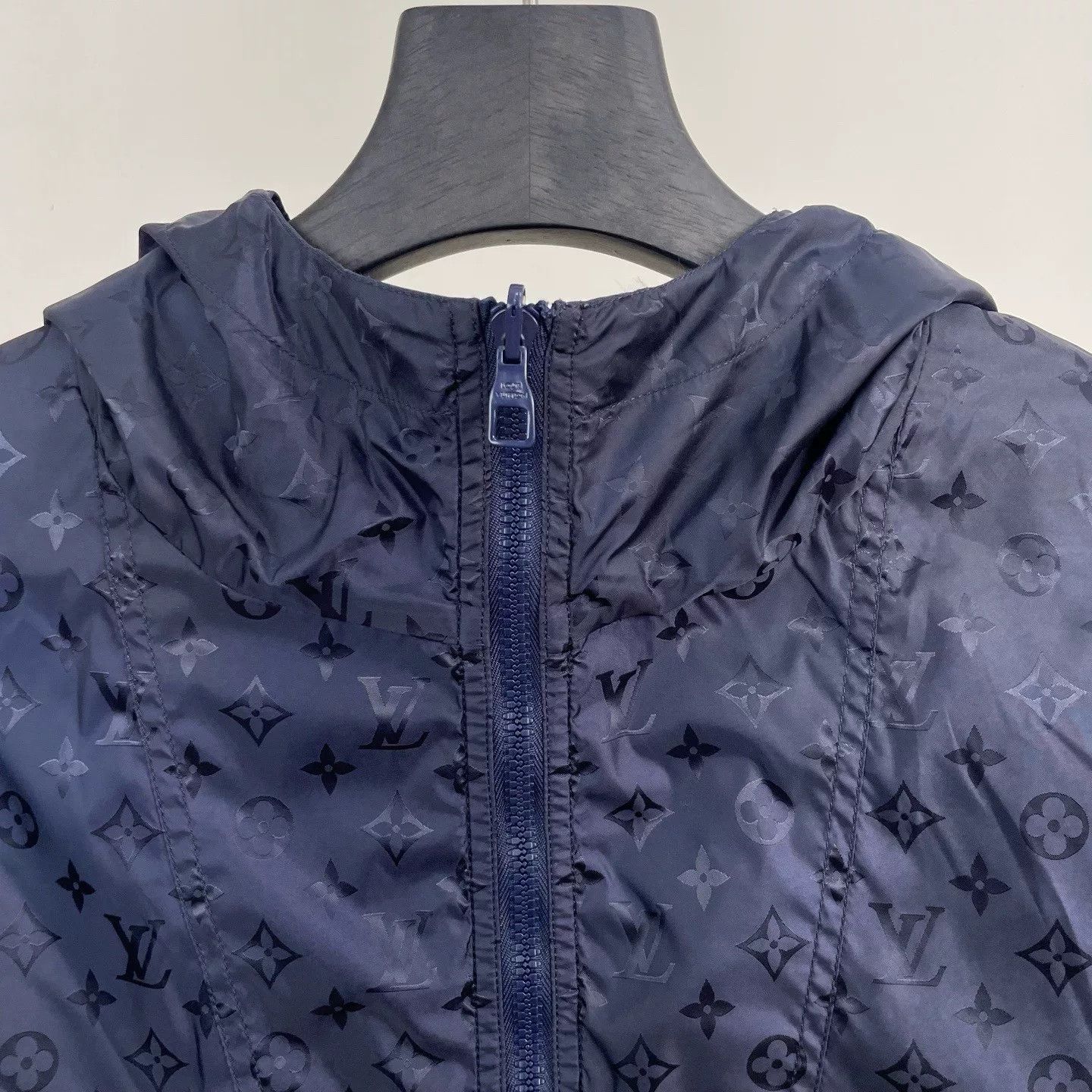 Louis Vuitton Louis Vuitton Retro Jacket M Women Size M / US 6-8 / IT 42-44 - 4 Thumbnail