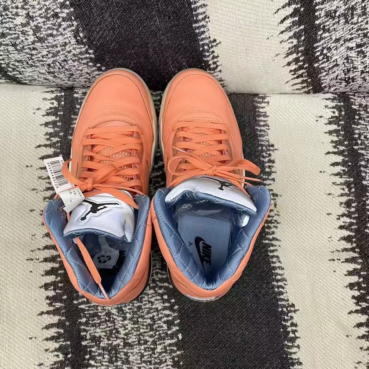 Jordan Brand Jordan Brand AIR JORDAN Collab Orange Lowtop Sneakers 12 Men Size US 12 / EU 45 - 6 Thumbnail