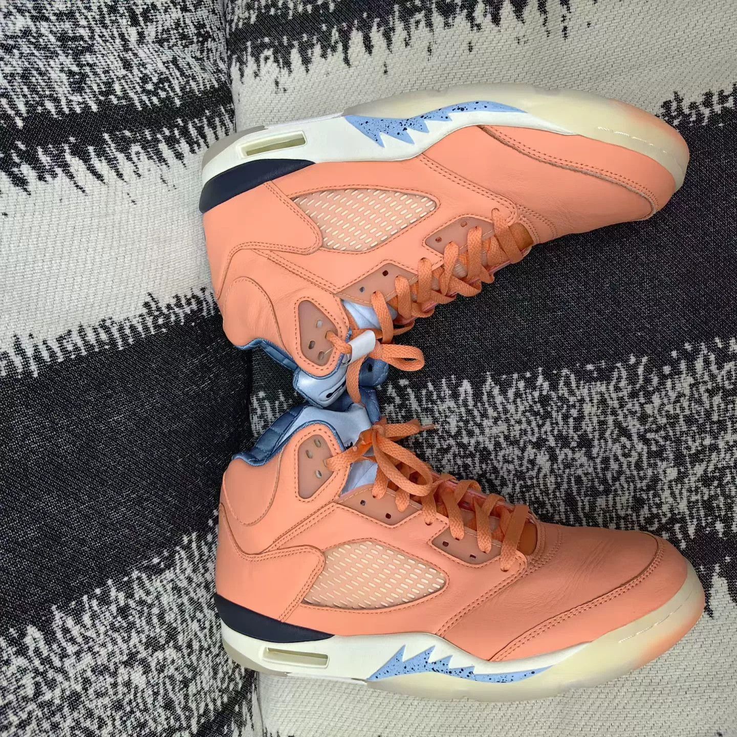 Jordan Brand Jordan Brand AIR JORDAN Collab Orange Lowtop Sneakers 12 Men Size US 12 / EU 45 - 4 Thumbnail