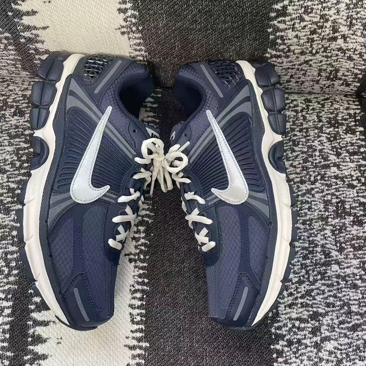 Nike Nike ZOOM Blue Lowtop Sneakers 9.5 Men Size US 9.5 / EU 42-43 - 4 Thumbnail