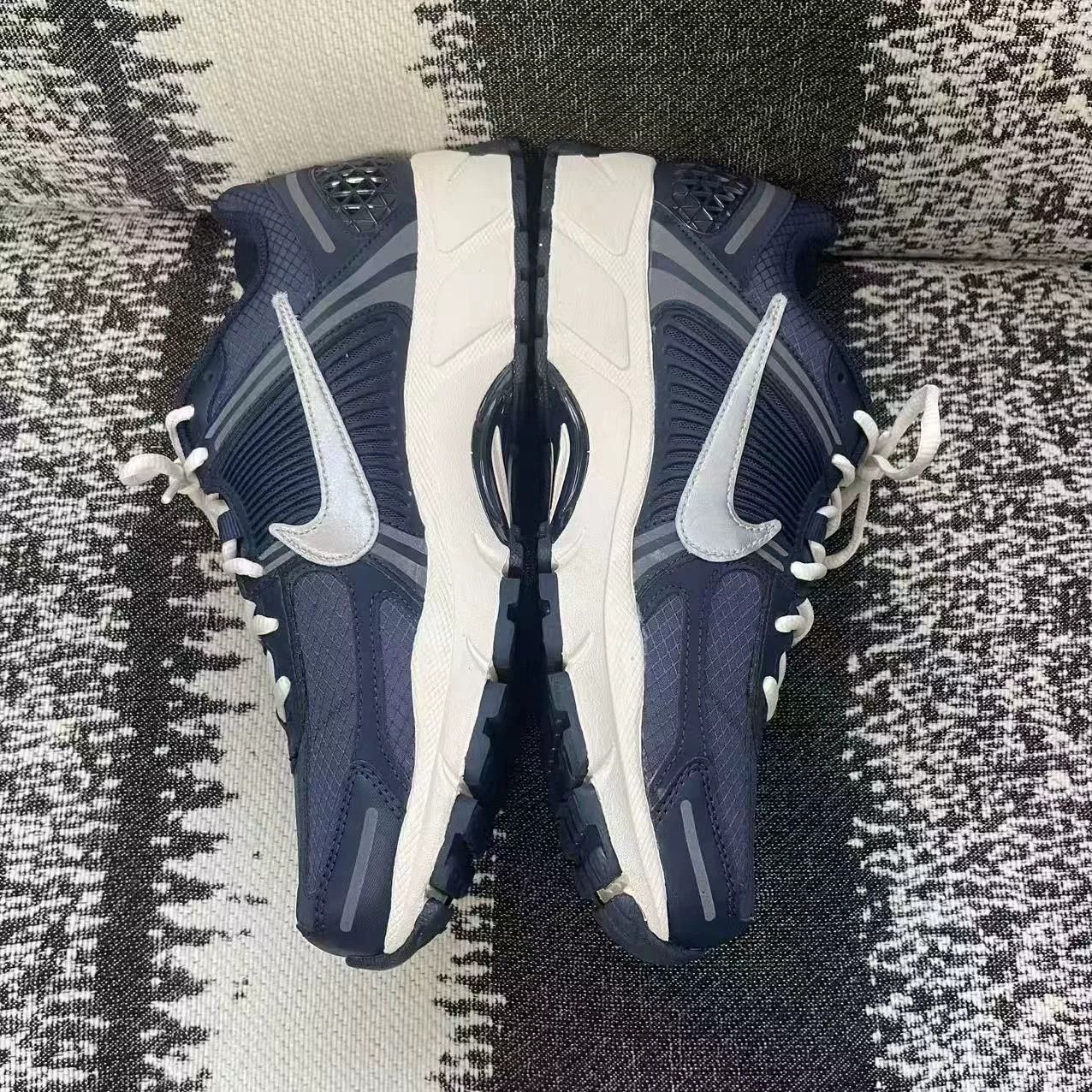 Nike Nike ZOOM Blue Lowtop Sneakers 9.5 Men Size US 9.5 / EU 42-43 - 3 Thumbnail