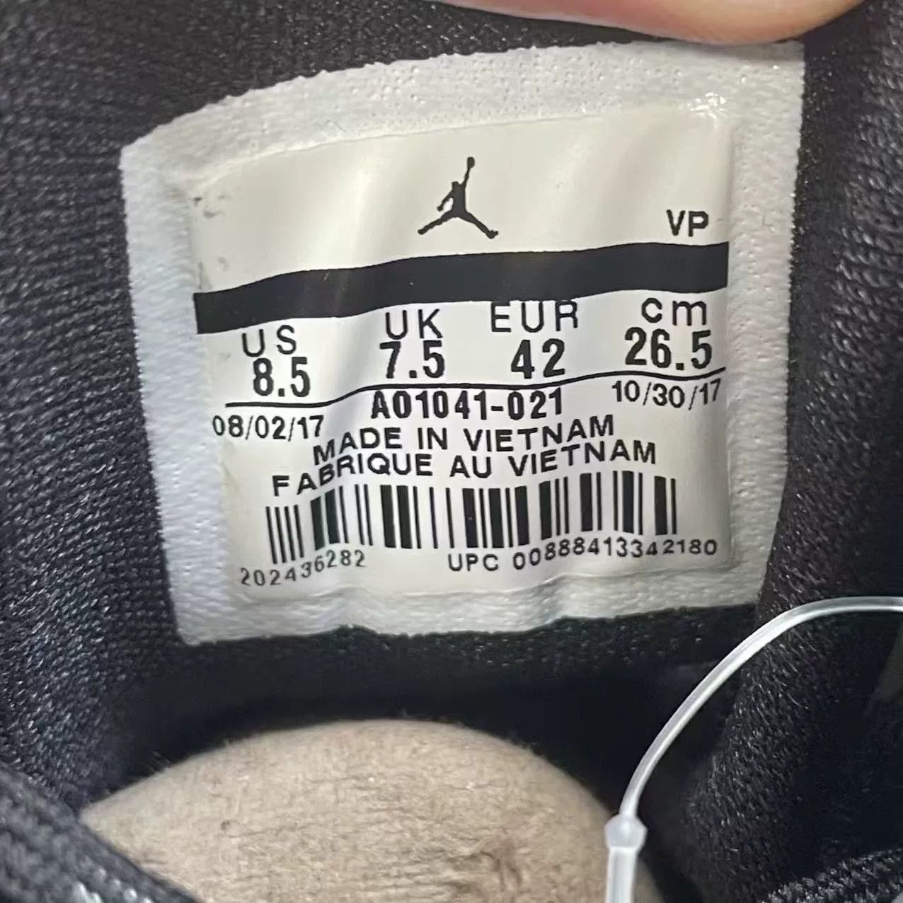 Jordan Brand Jordan Brand Black Lowtop Sneakers 9 Men Size US 9 / EU 42 - 8 Thumbnail