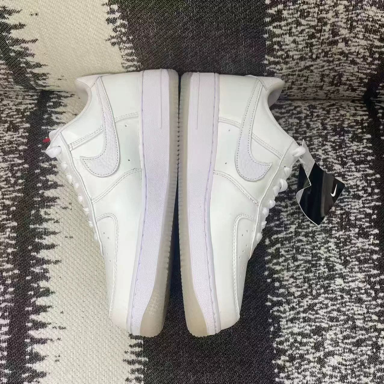 Nike Nike AIR FORCE 1 Red Lowtop Sneakers 7.5 Men Size US 7.5 / EU 40-41 - 3 Thumbnail
