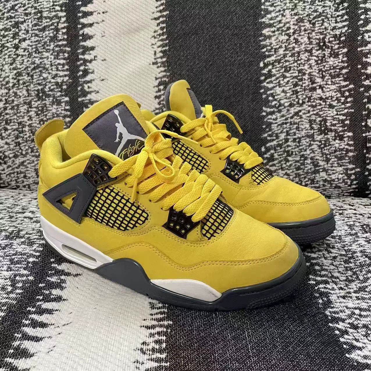 Jordan Brand Jordan Brand AIR JORDAN Yellow Lowtop Sneakers 8 Men Size US 8 / EU 41 - 3 Thumbnail