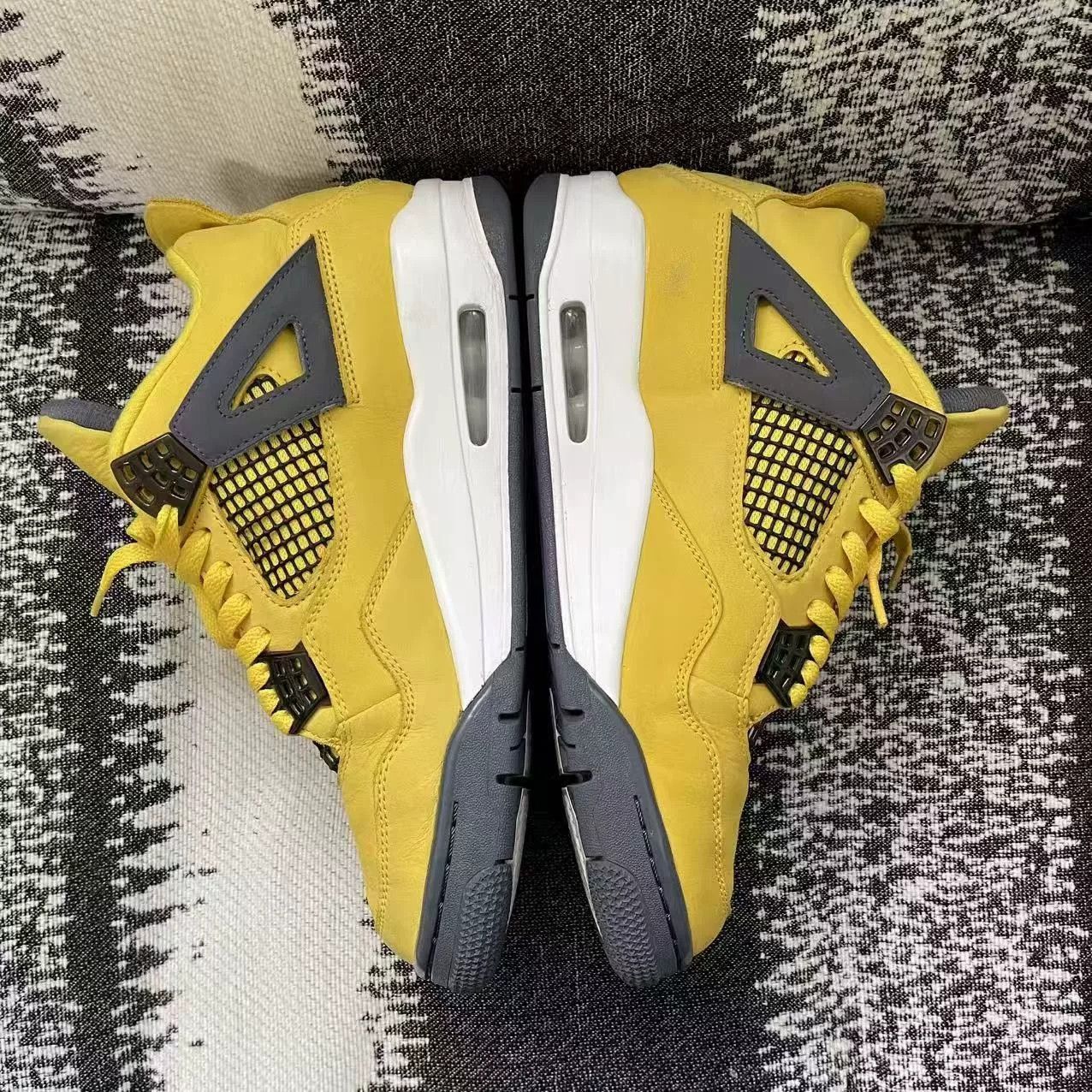 Jordan Brand Jordan Brand AIR JORDAN Yellow Lowtop Sneakers 8 Men Size US 8 / EU 41 - 4 Thumbnail