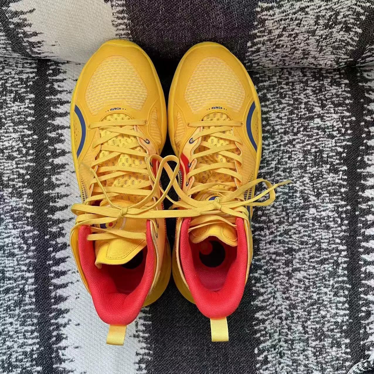 Li-Ning Li-Ning Yellow Lowtop Sneakers 10.5 Men Size US 10.5 / EU 43-44 - 7 Thumbnail
