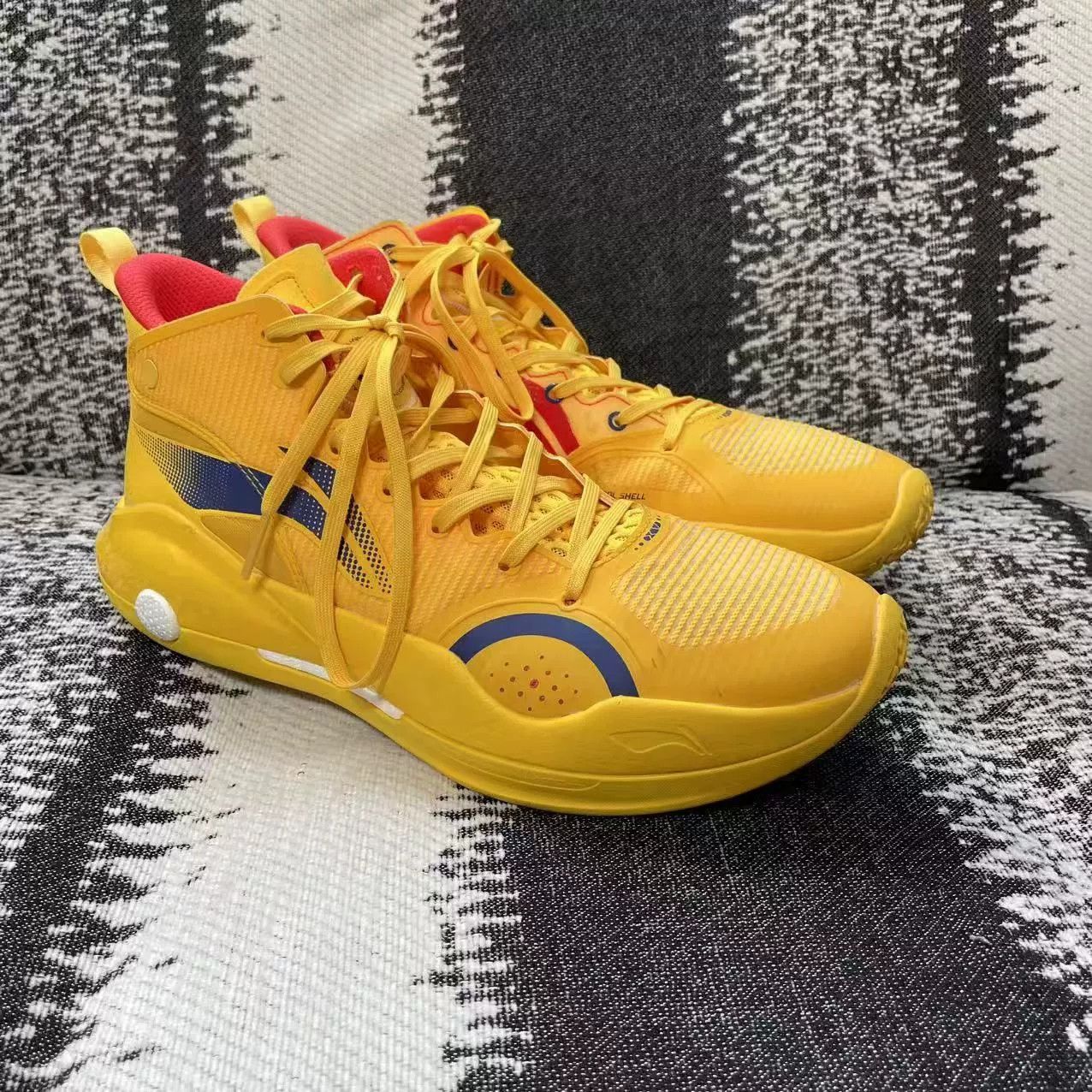 Li-Ning Li-Ning Yellow Lowtop Sneakers 10.5 Men Size US 10.5 / EU 43-44 - 3 Thumbnail