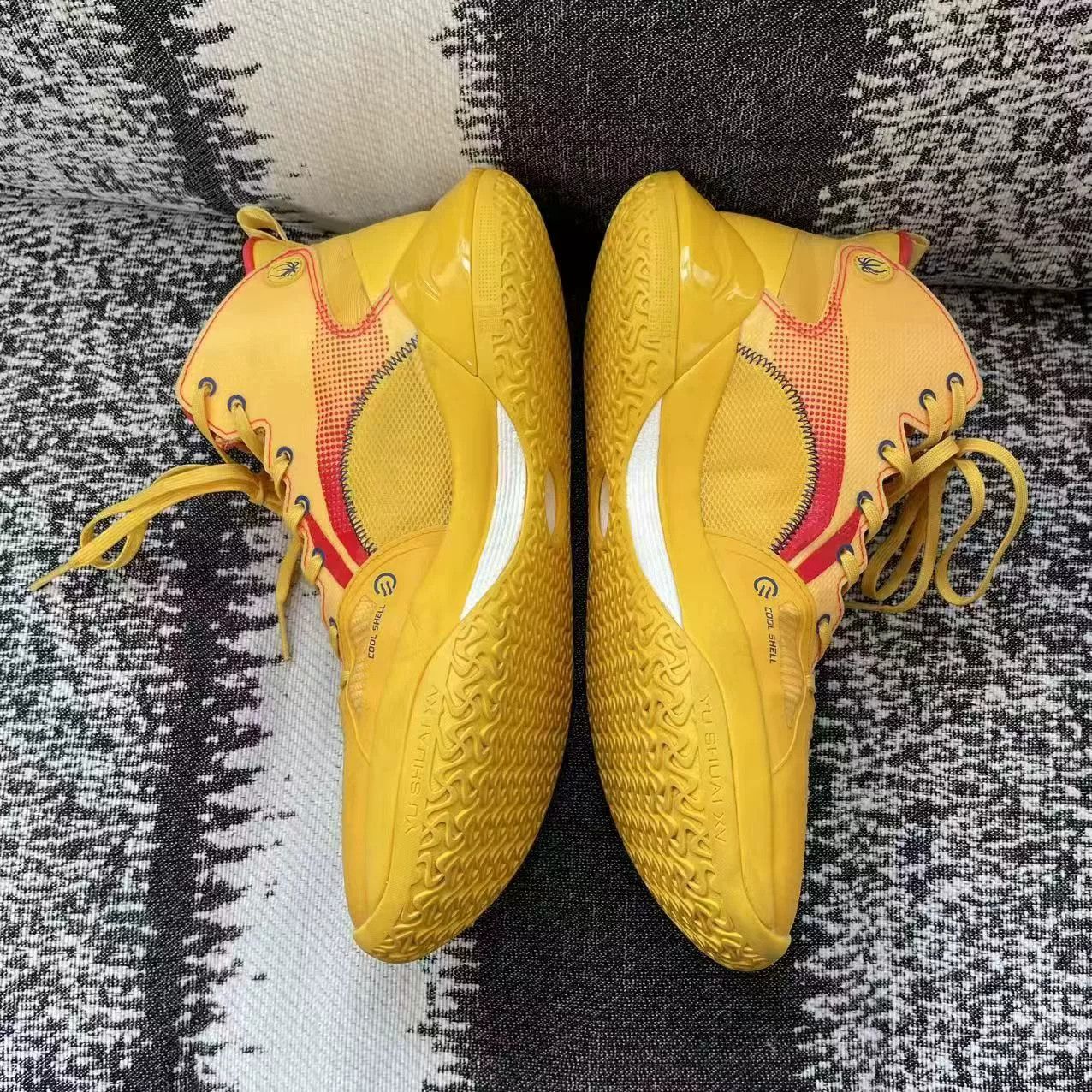 Li-Ning Li-Ning Yellow Lowtop Sneakers 10.5 Men Size US 10.5 / EU 43-44 - 4 Thumbnail