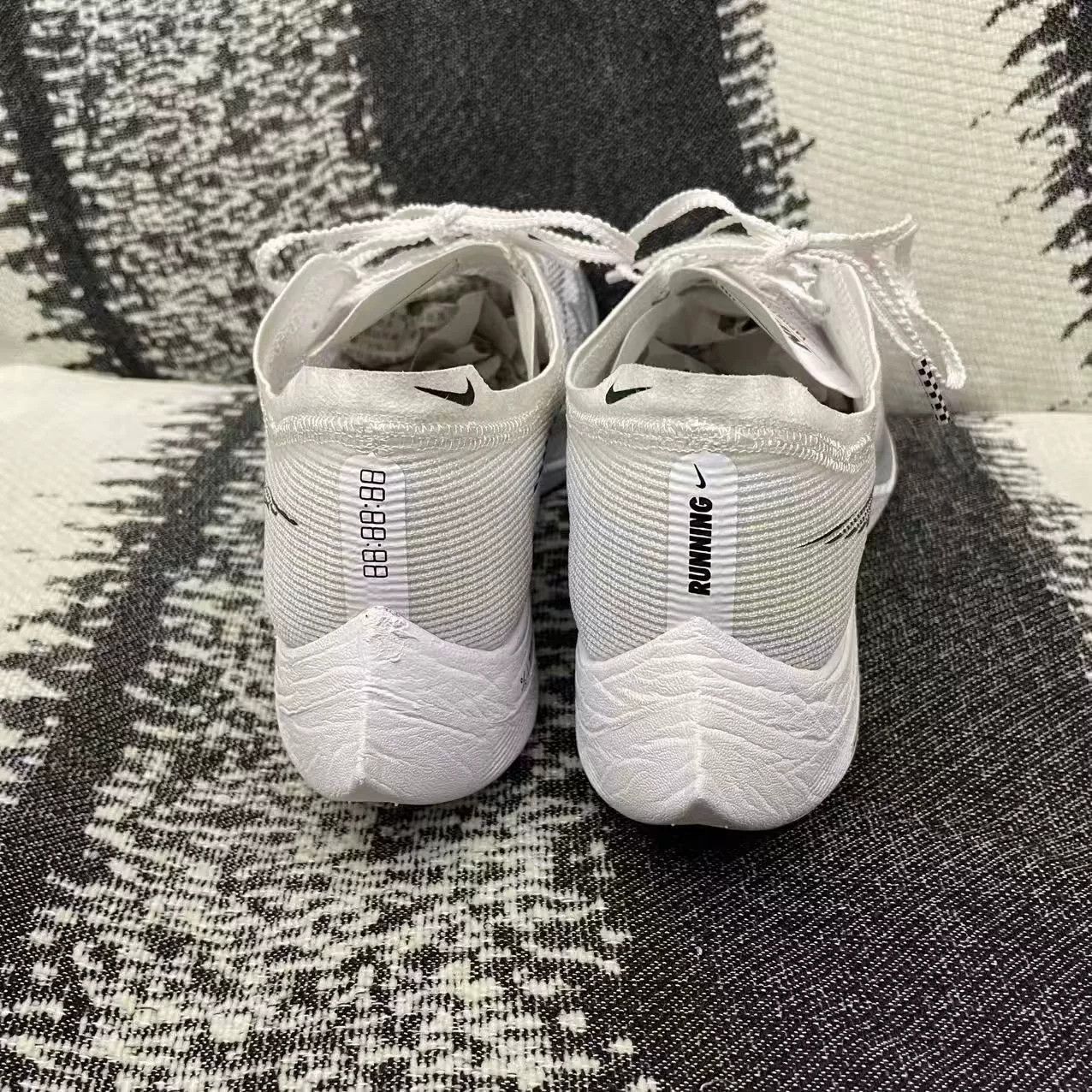 Nike Nike ZOOM White Lowtop Sneakers 5.5 Men Size US 5.5 / EU 38 - 6 Thumbnail