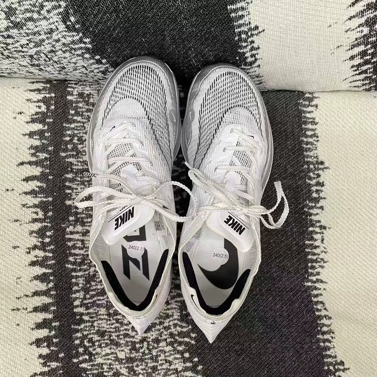 Nike Nike ZOOM White Lowtop Sneakers 5.5 Men Size US 5.5 / EU 38 - 7 Thumbnail