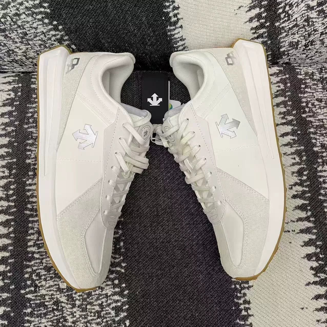 Descente Descente Training White Lowtop Sneakers 12 Men Size US 12 / EU 45 - 4 Thumbnail