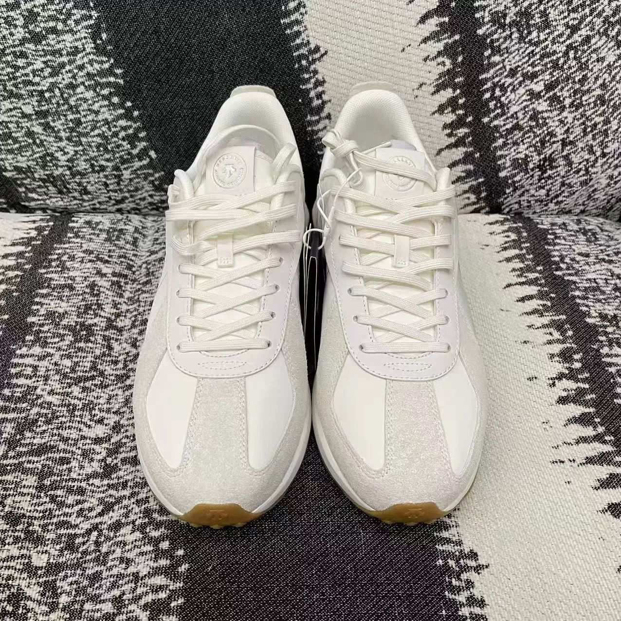 Descente Descente Training White Lowtop Sneakers 12 Men Size US 12 / EU 45 - 2 Thumbnail