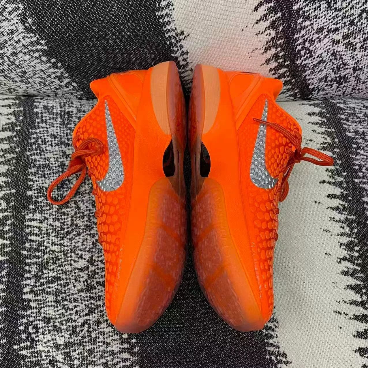 Nike Nike KOBE Orange Lowtop Sneakers 10 Men Size US 10 / EU 43 - 3 Thumbnail