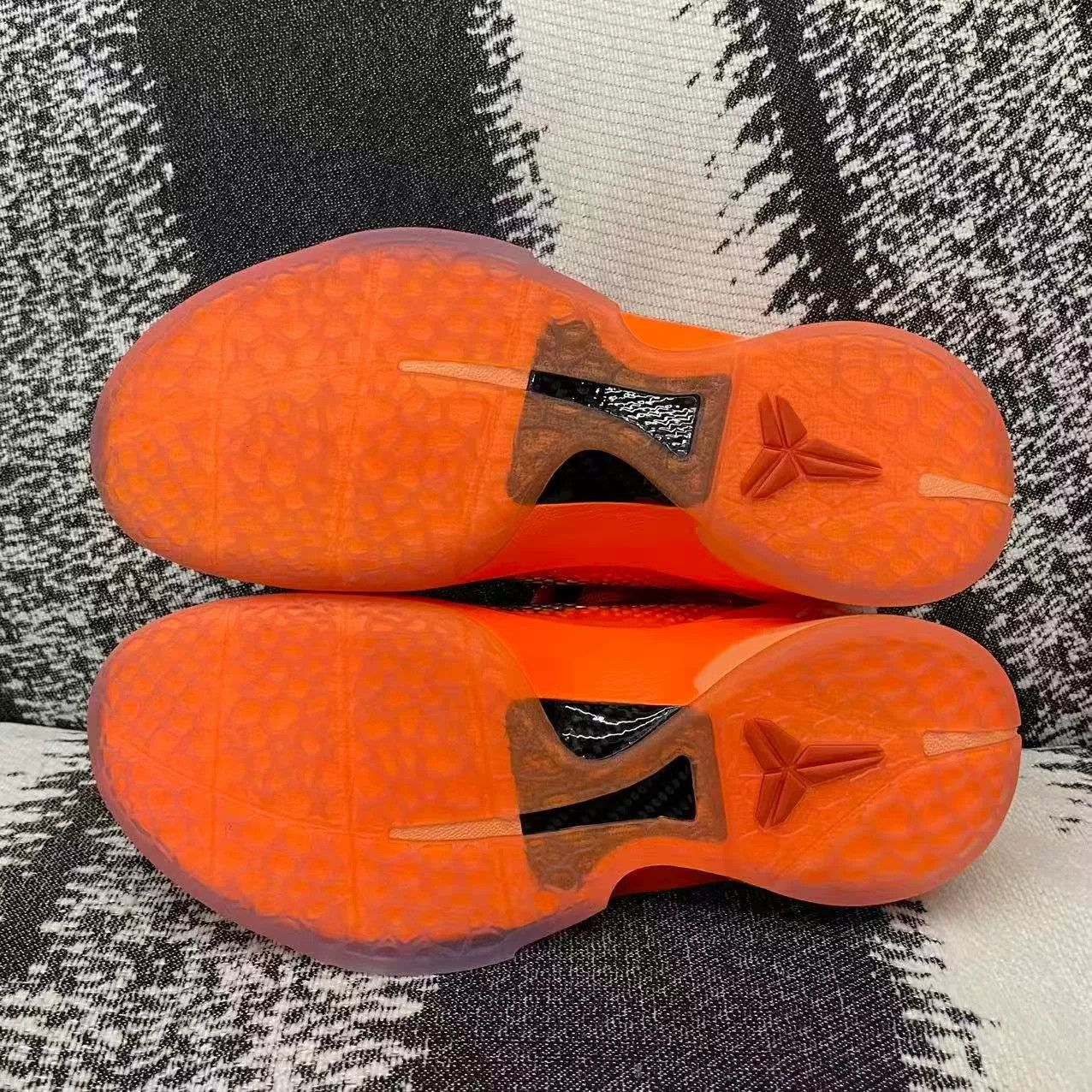 Nike Nike KOBE Orange Lowtop Sneakers 10 Men Size US 10 / EU 43 - 7 Thumbnail