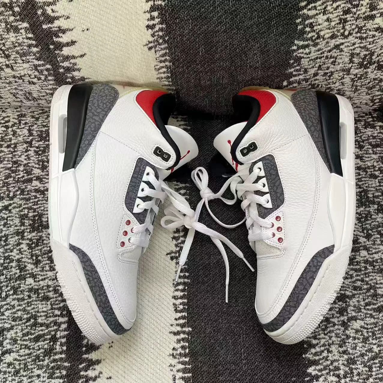 Jordan Brand Jordan Brand AIR JORDAN Red Lowtop Sneakers 10 Men Size US 10 / EU 43 - 4 Thumbnail