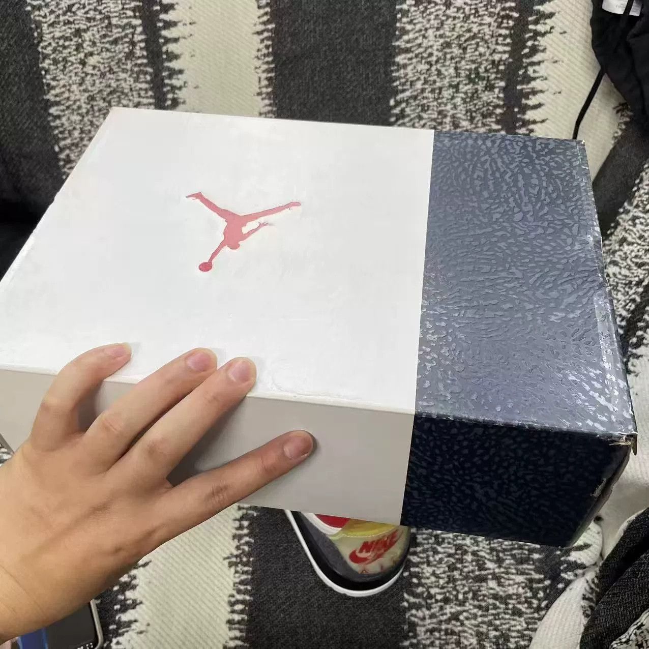 Jordan Brand Jordan Brand AIR JORDAN Red Lowtop Sneakers 10 Men Size US 10 / EU 43 - 9 Thumbnail