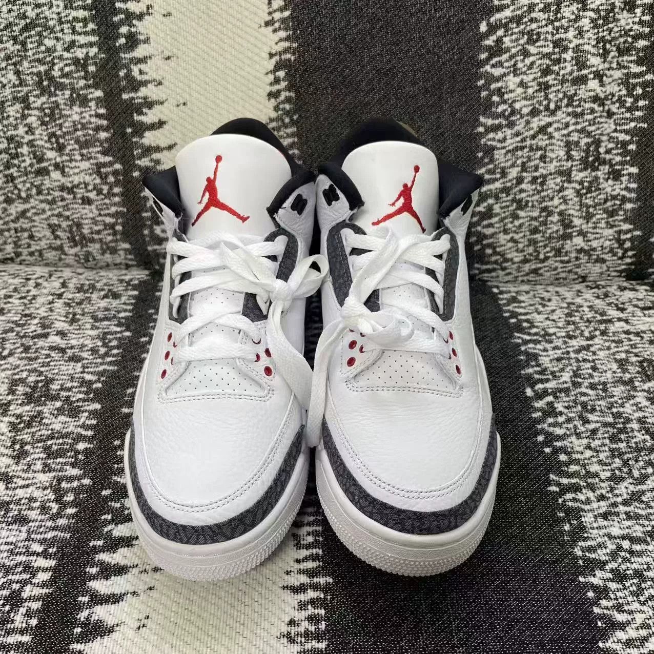 Jordan Brand Jordan Brand AIR JORDAN Red Lowtop Sneakers 10 Men Size US 10 / EU 43 - 2 Thumbnail