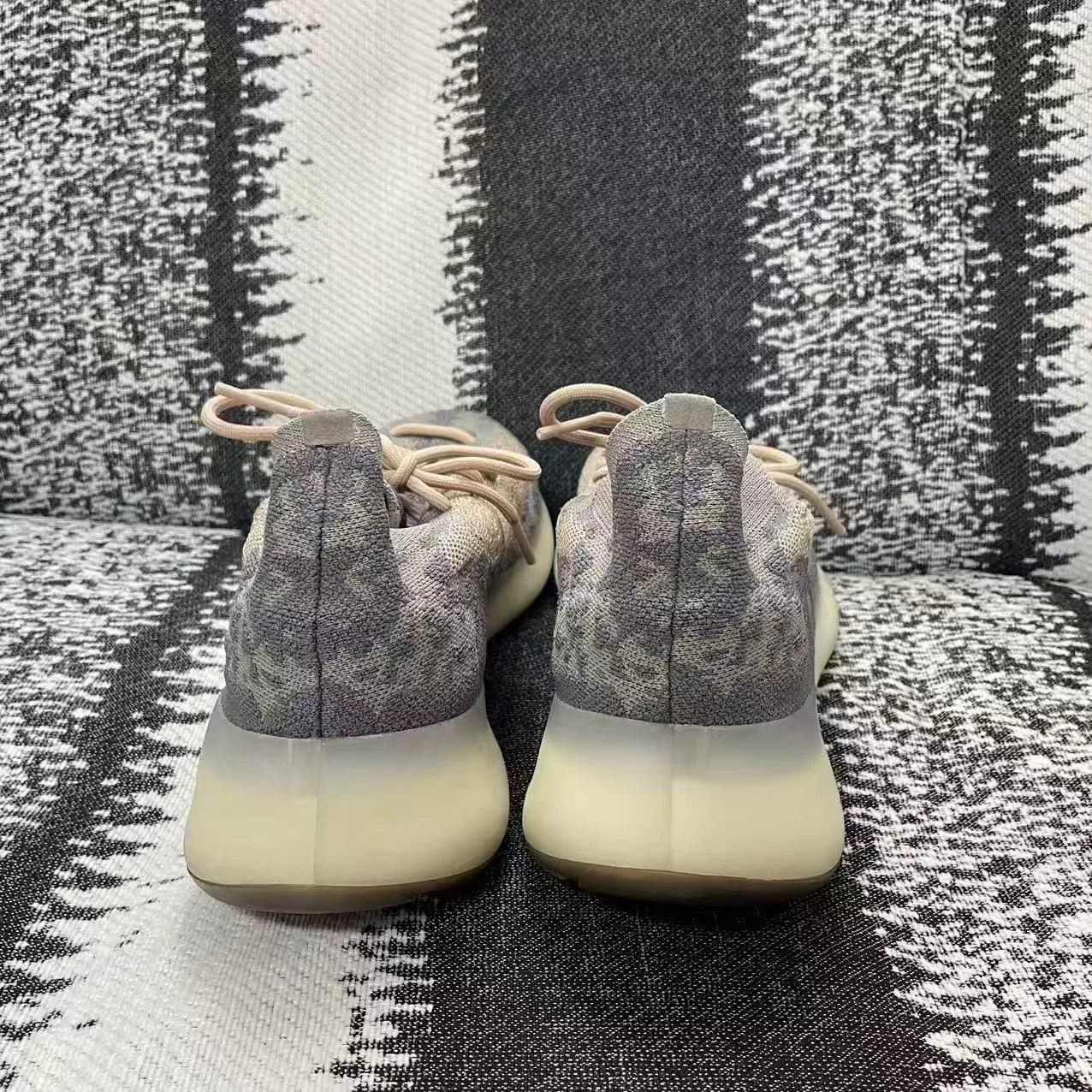 Adidas Adidas YEEZY Gray Lowtop Sneakers 13 Men Size US 13 / EU 46 - 6 Thumbnail