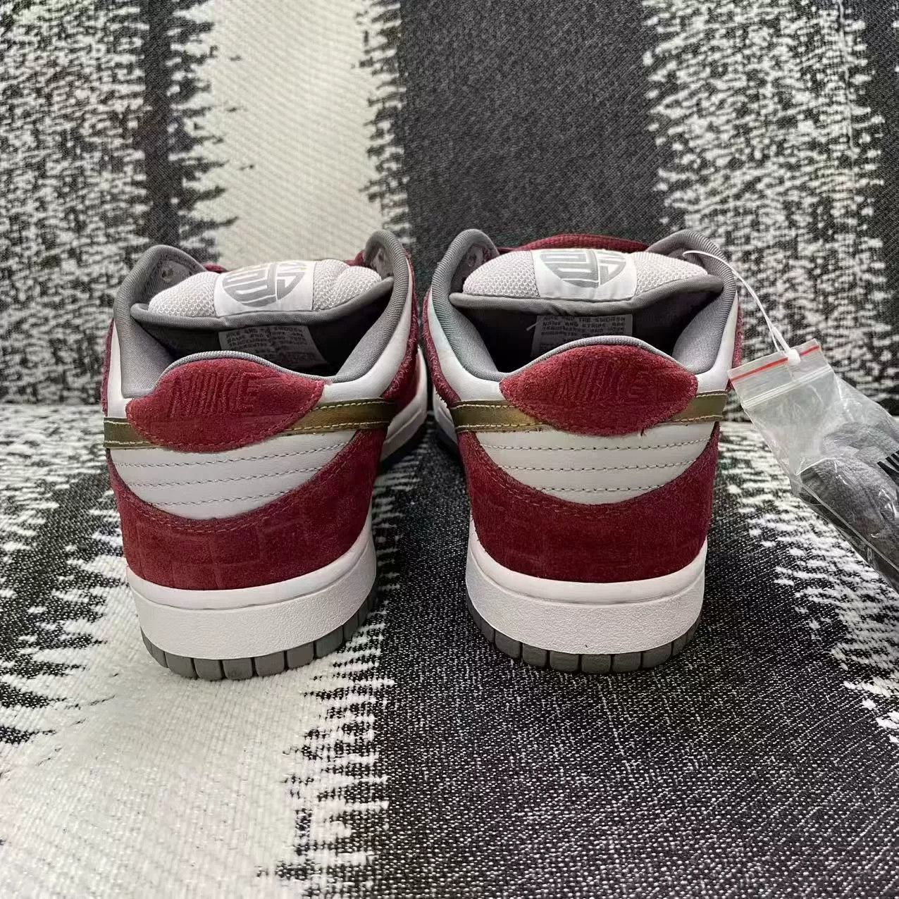 Nike Nike DUNK Red Lowtop Sneakers 8 Men Size US 8 / EU 41 - 5 Thumbnail