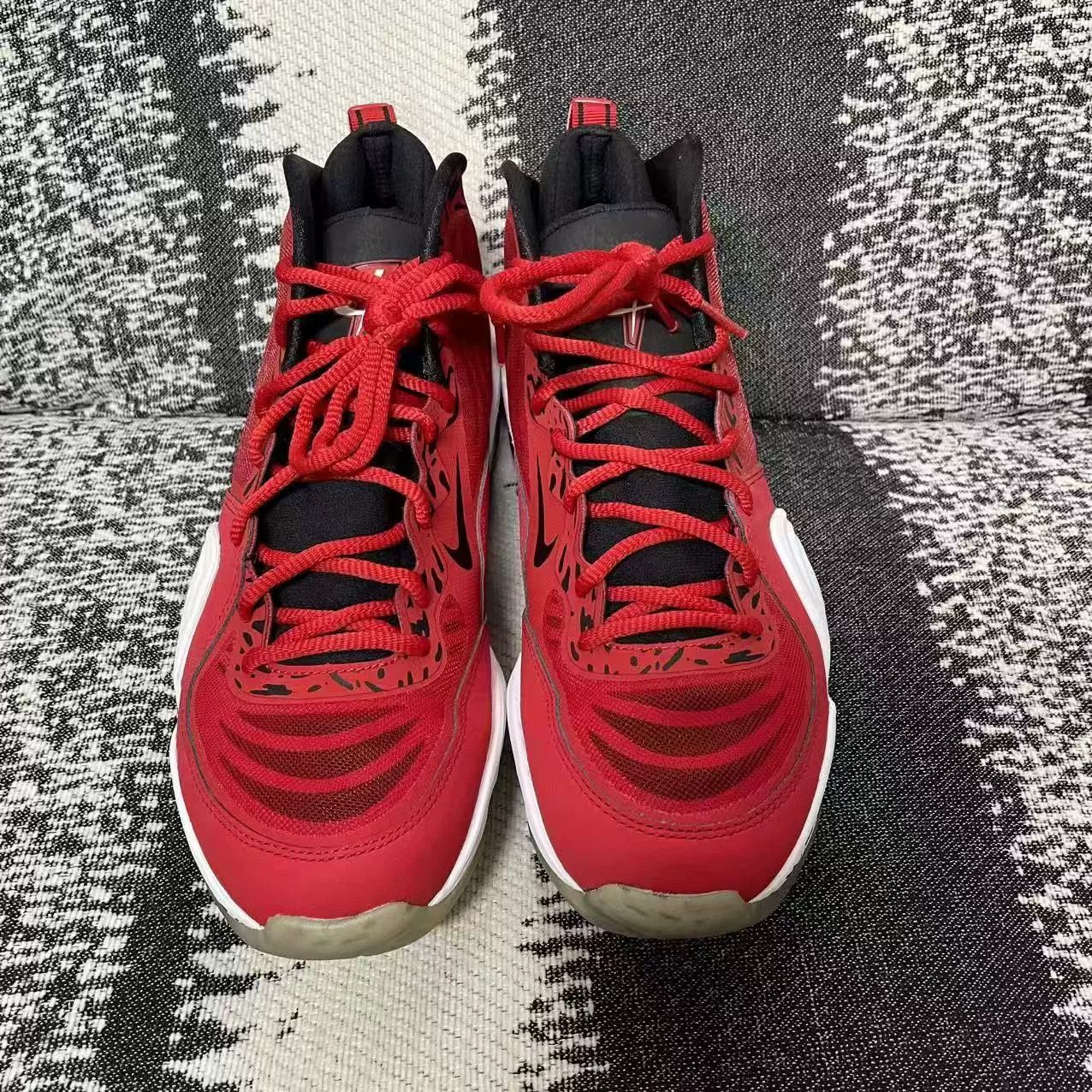 Nike Nike Red Lowtop Sneakers 9.5 Men Size US 9.5 / EU 42-43 - 2 Thumbnail