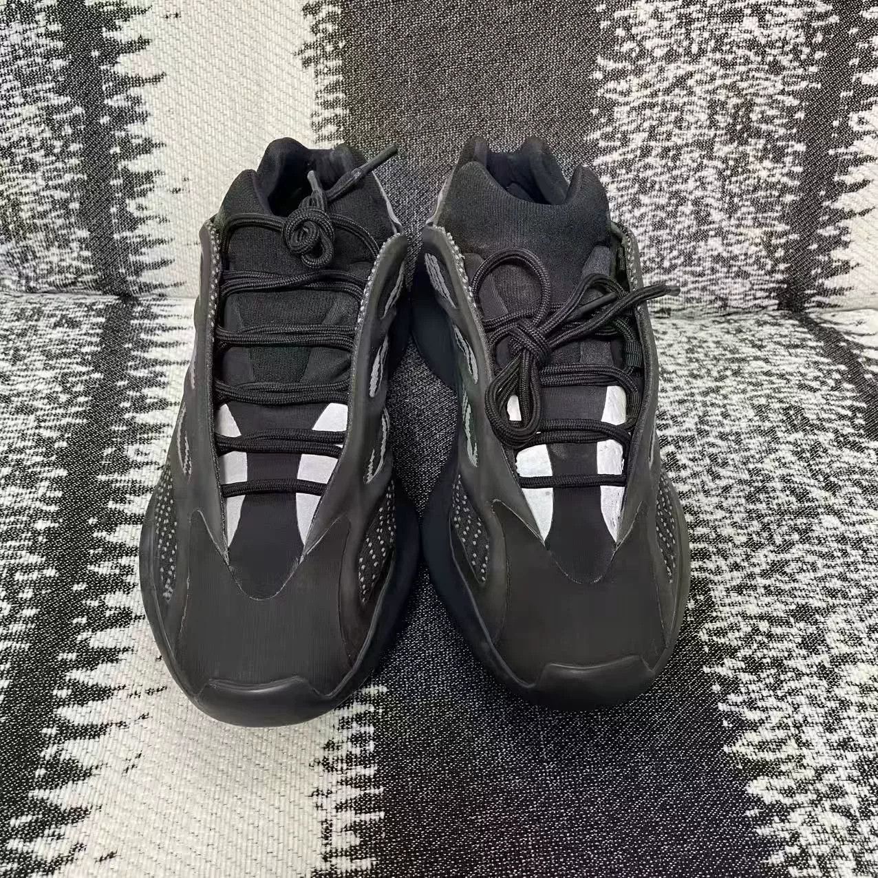Adidas Adidas YEEZY Black Lowtop Sneakers 9.5 Men Size US 9.5 / EU 42-43 - 2 Thumbnail