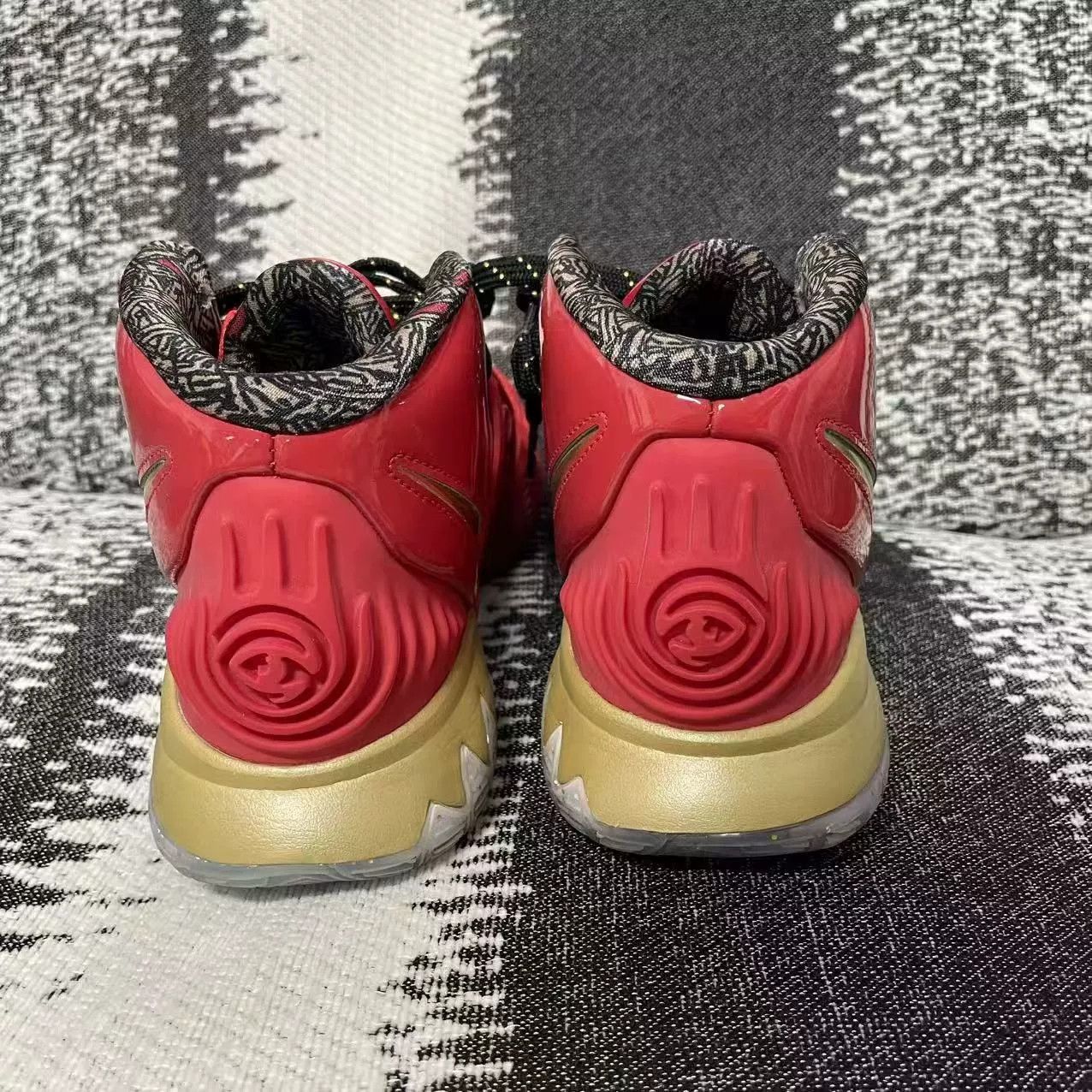 Nike Nike KYRIE Red Lowtop Sneakers 5.5 Men Size US 5.5 / EU 38 - 5 Thumbnail