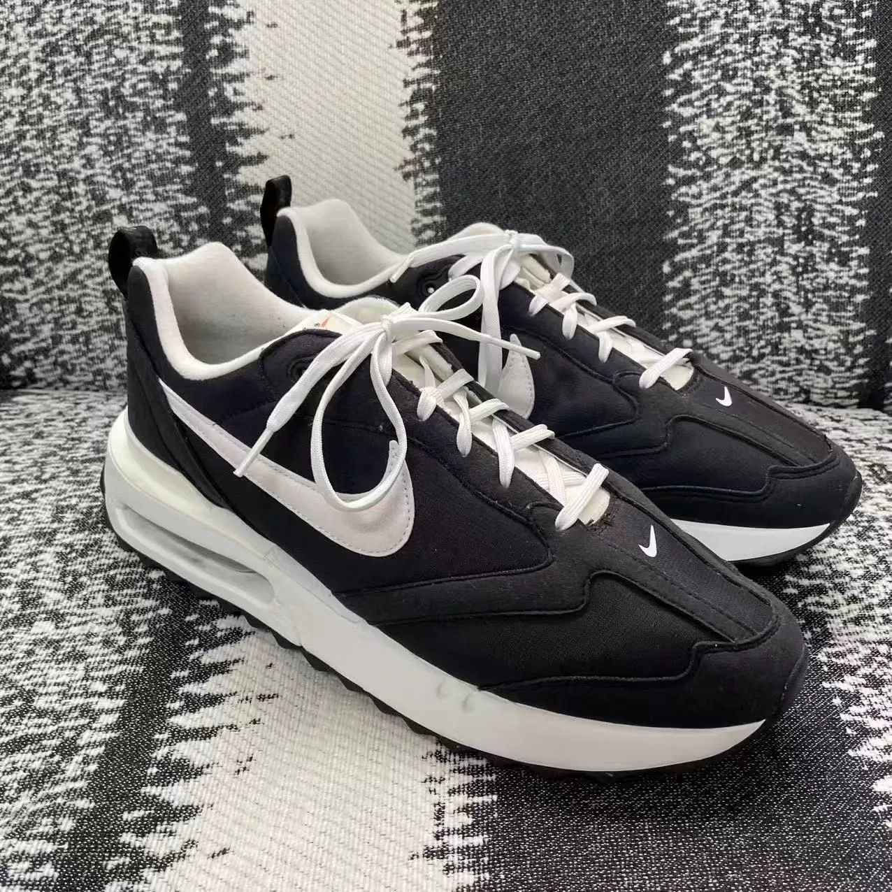 Nike Nike Retro Black Lowtop Sneakers 13 Men Size US 13 / EU 46 - 3 Thumbnail