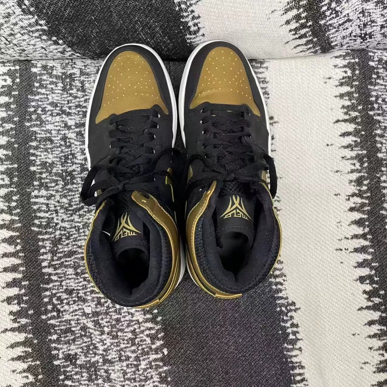 Jordan Brand Jordan Brand AIR JORDAN Yellow Lowtop Sneakers 9 Men Size US 9 / EU 42 - 7 Thumbnail