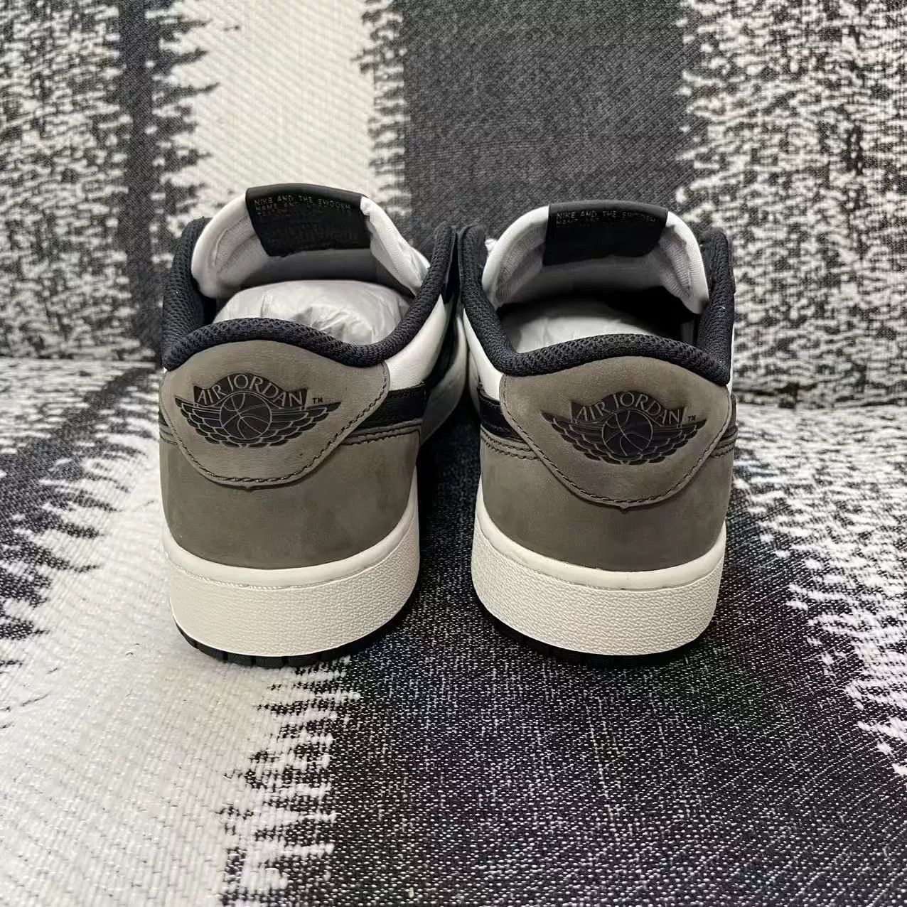 Jordan Brand Jordan Brand AIR JORDAN Black Lowtop Sneakers 5.5 Men Size US 5.5 / EU 38 - 5 Thumbnail