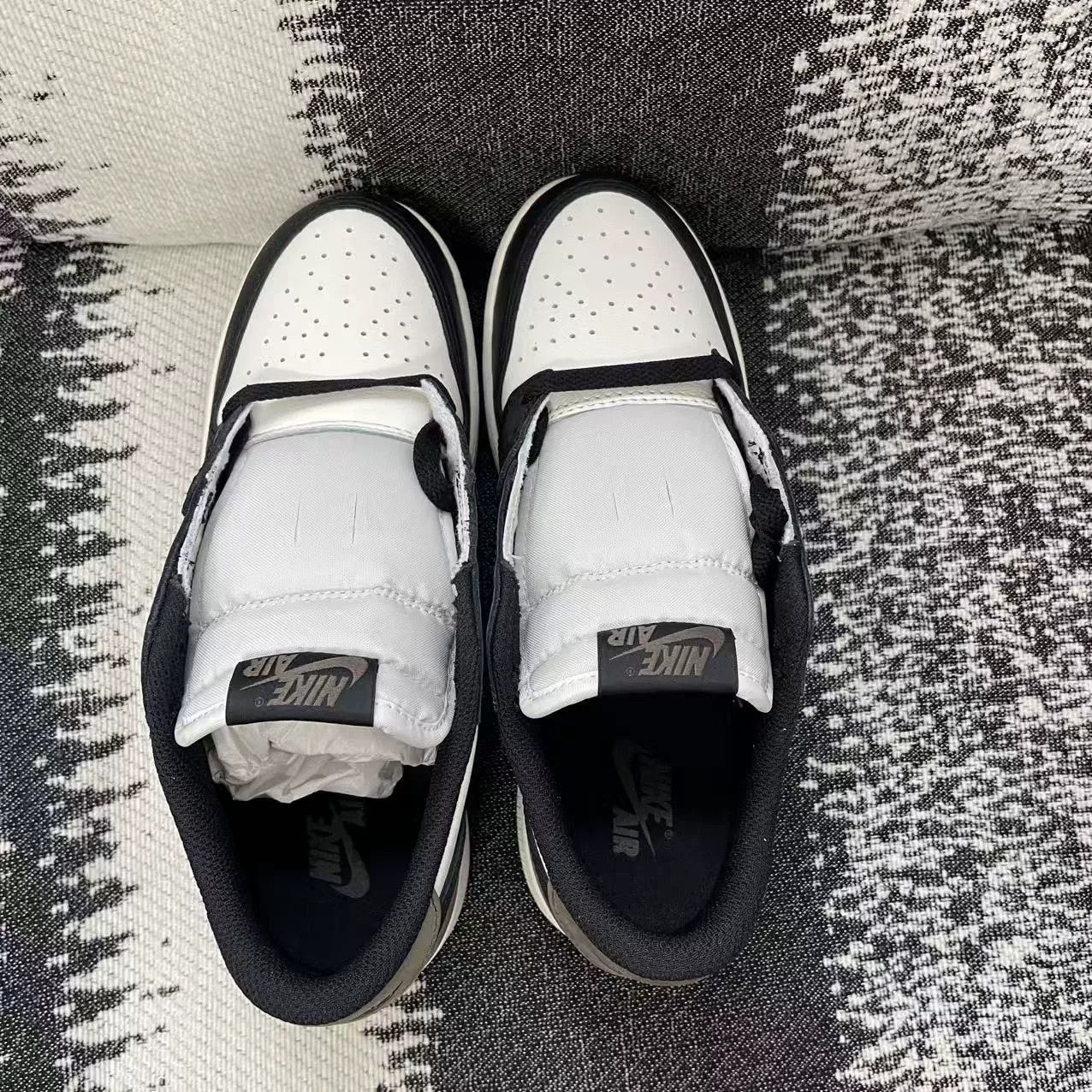 Jordan Brand Jordan Brand AIR JORDAN Black Lowtop Sneakers 5.5 Men Size US 5.5 / EU 38 - 6 Thumbnail