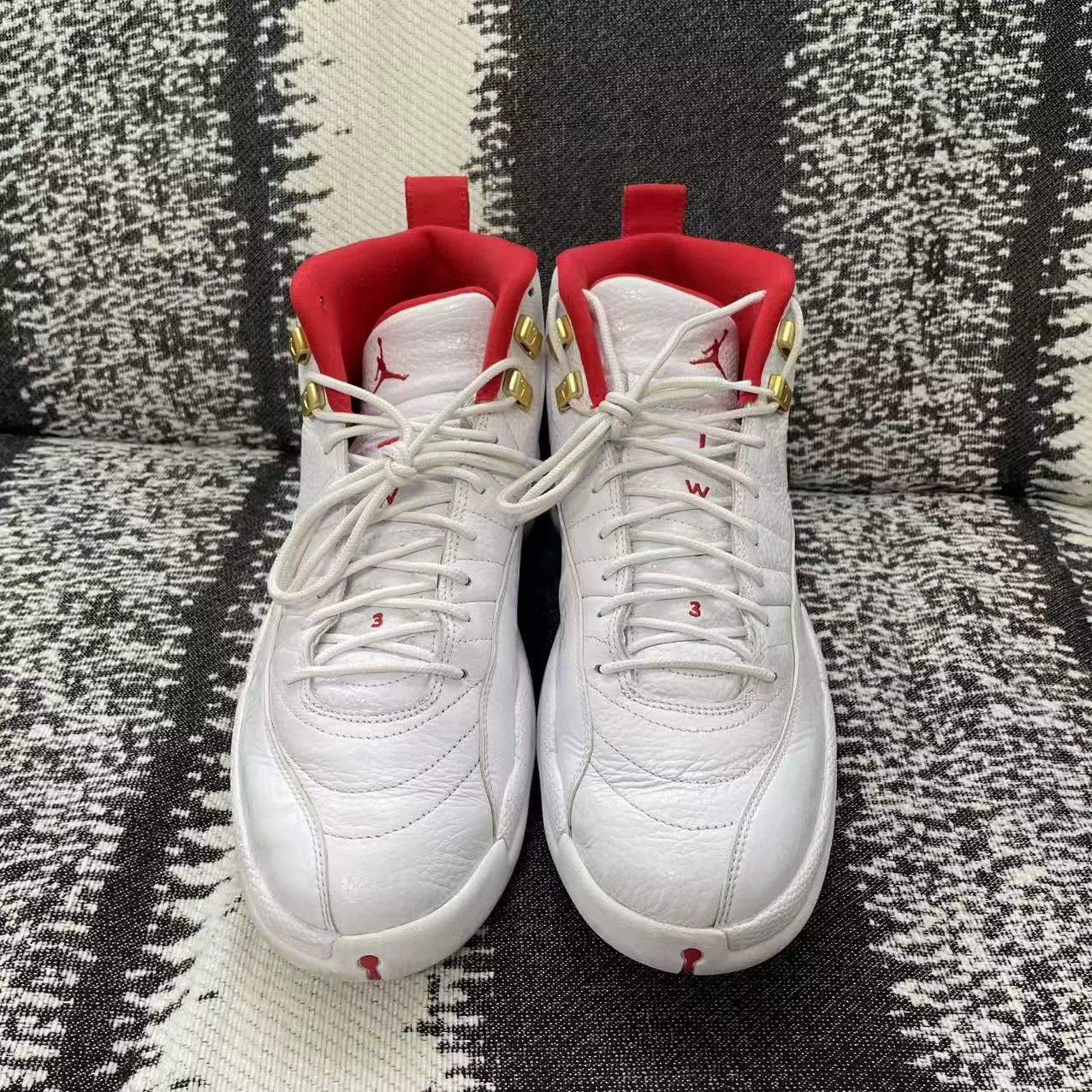 Jordan Brand Jordan Brand AIR JORDAN White Lowtop Sneakers 13 Men Size US 13 / EU 46 - 2 Thumbnail