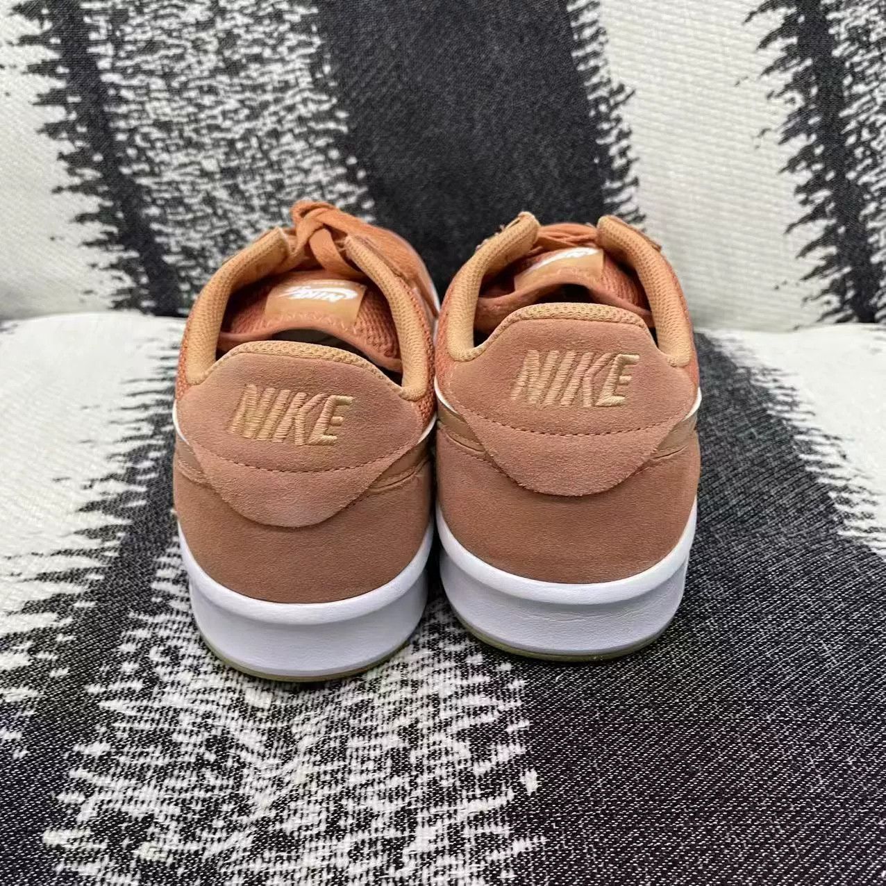 Nike Nike Canvas Orange Lowtop Sneakers 13 Men Size US 13 / EU 46 - 5 Thumbnail