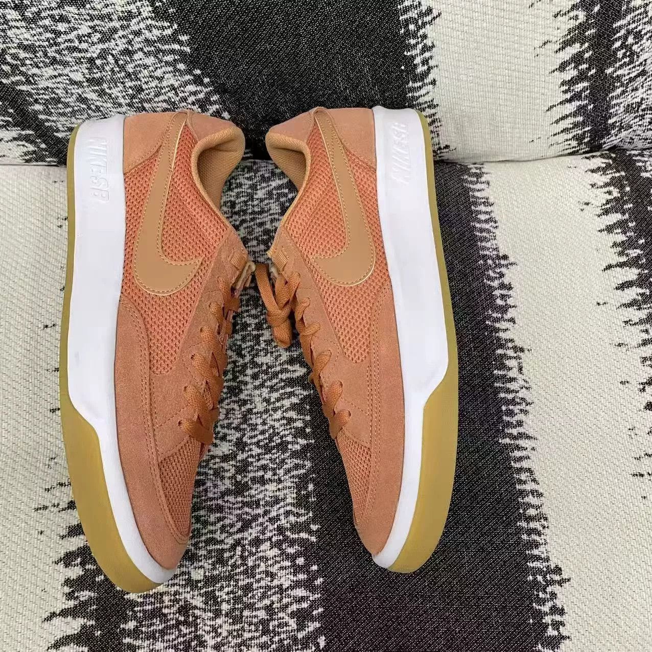 Nike Nike Canvas Orange Lowtop Sneakers 13 Men Size US 13 / EU 46 - 4 Thumbnail