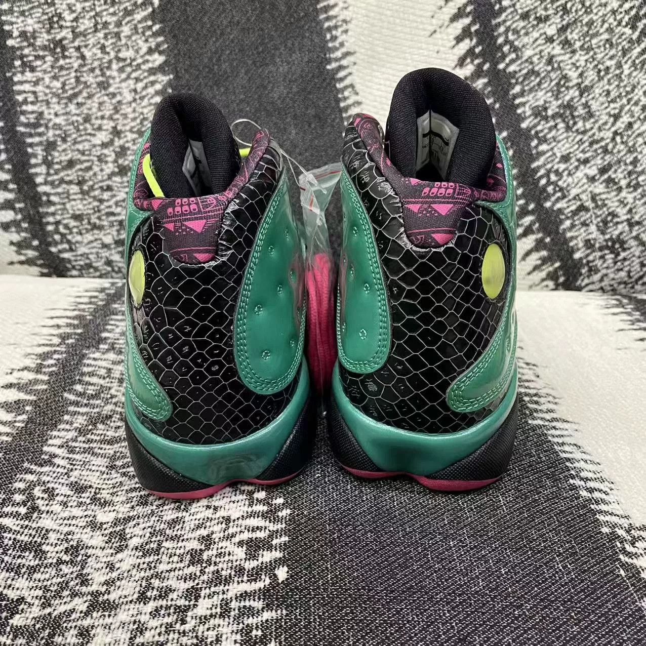 Jordan Brand Jordan Brand AIR JORDAN Green Lowtop Sneakers 12 Men Size US 12 / EU 45 - 5 Thumbnail