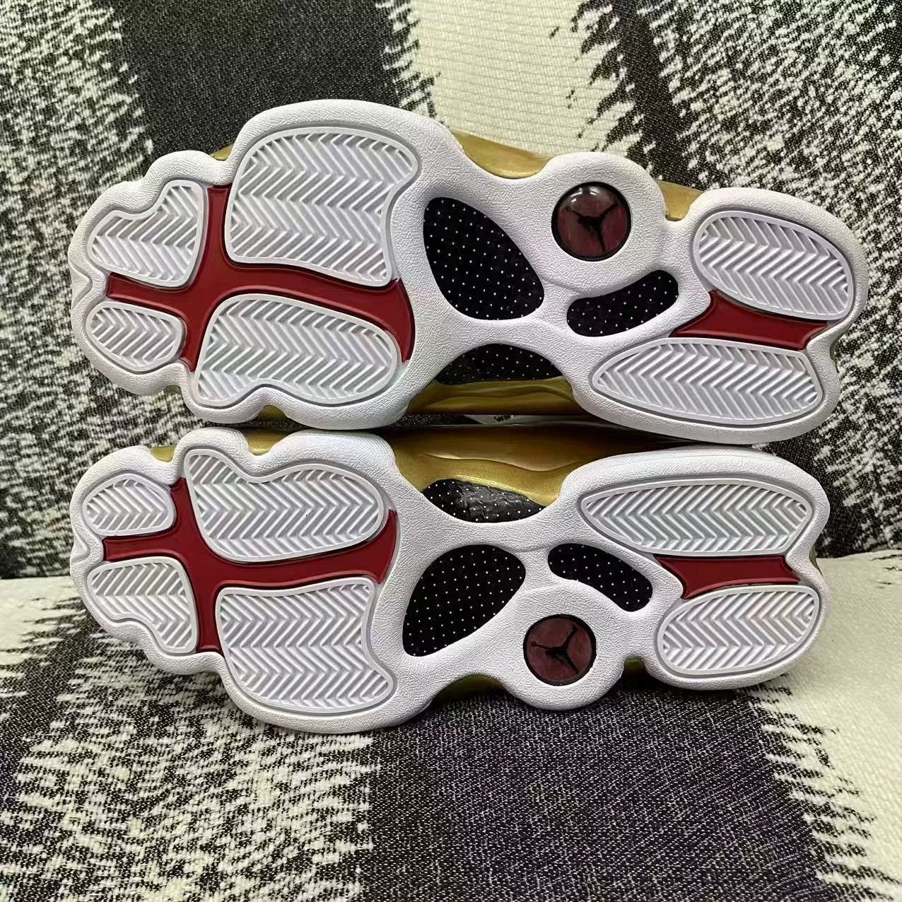 Jordan Brand Jordan Brand AIR JORDAN White Lowtop Sneakers 8 Men Size US 8 / EU 41 - 8 Thumbnail