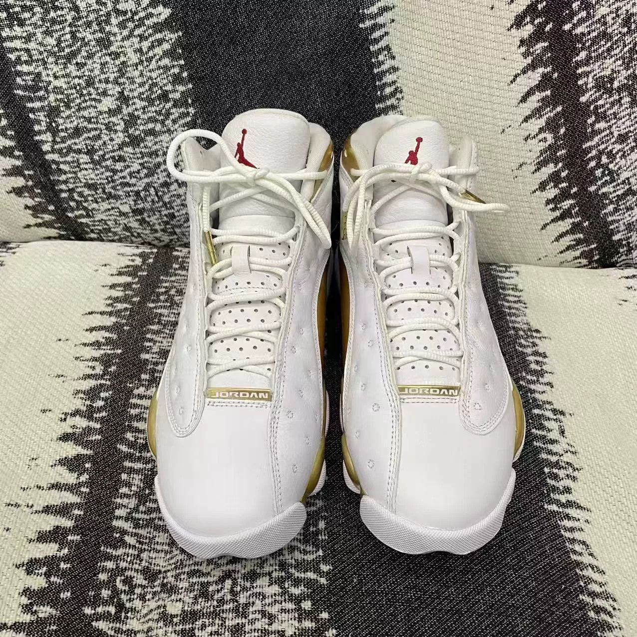 Jordan Brand Jordan Brand AIR JORDAN White Lowtop Sneakers 8 Men Size US 8 / EU 41 - 2 Thumbnail