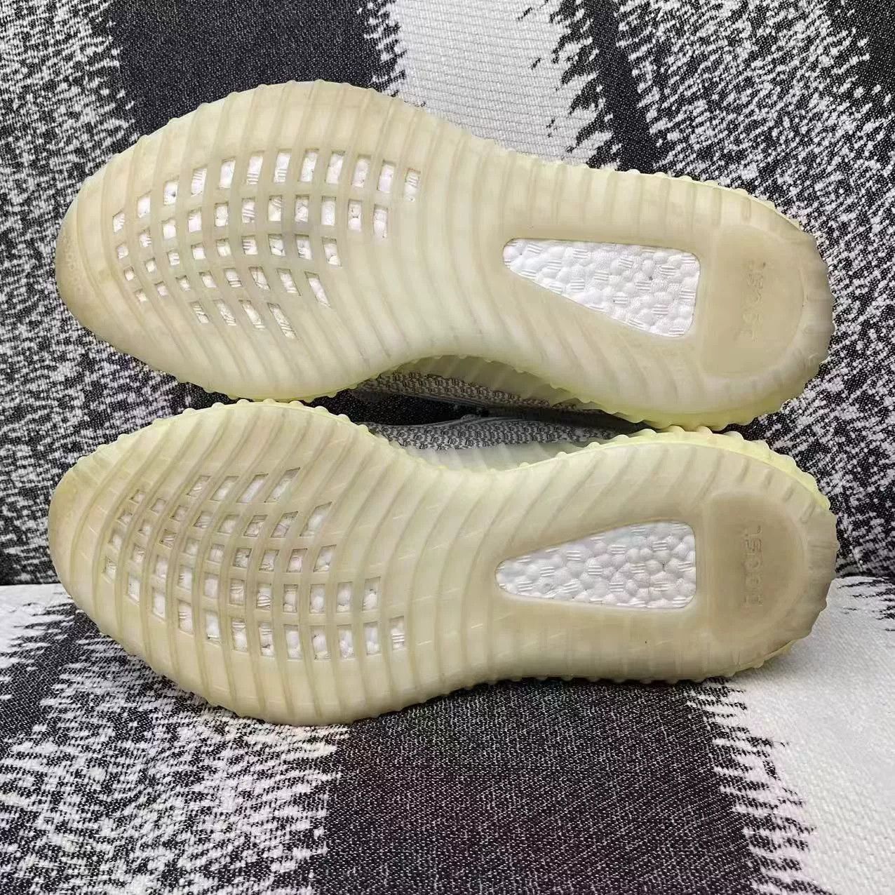 Adidas Adidas YEEZY White Lowtop Sneakers 12 Men Size US 12 / EU 45 - 8 Thumbnail
