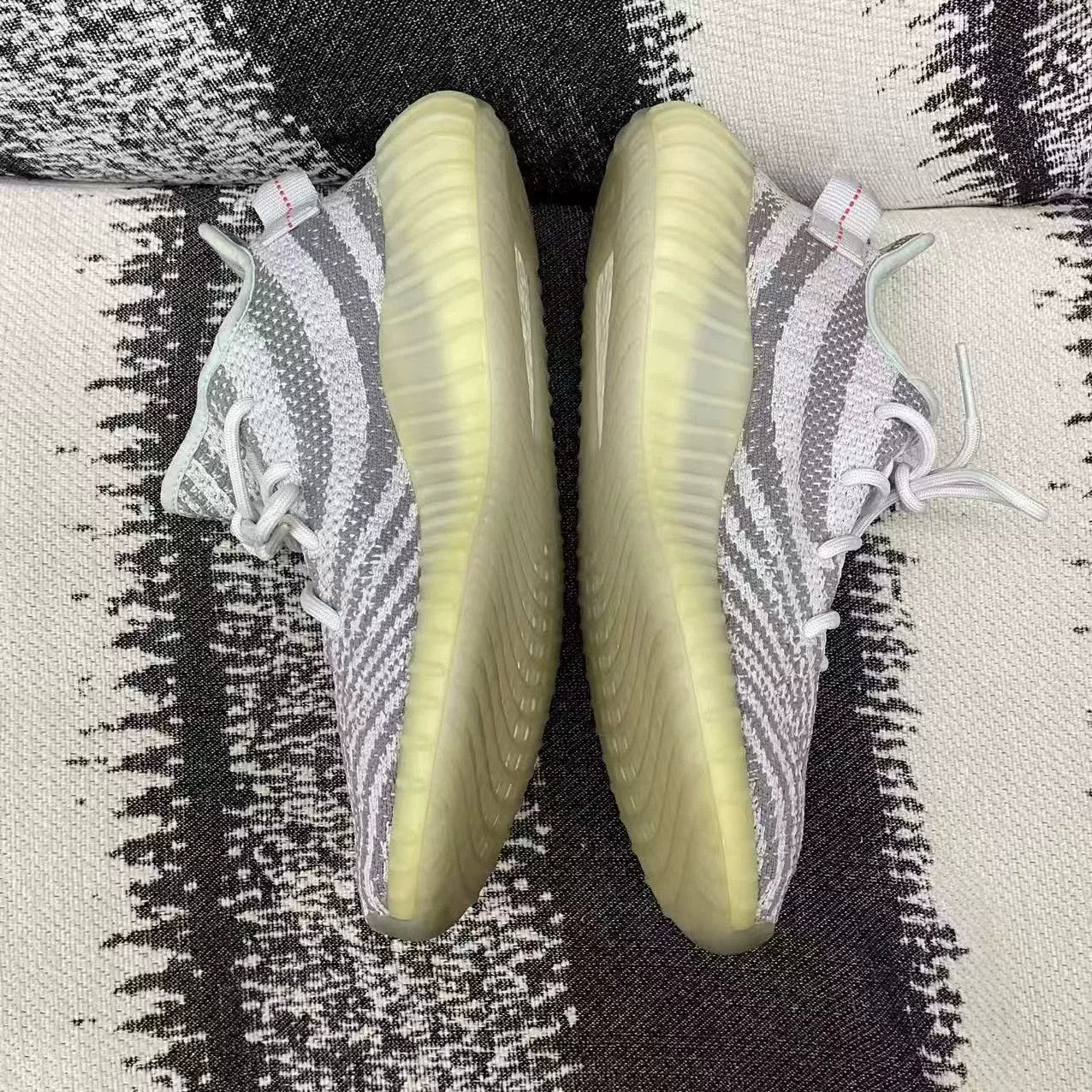 Adidas Adidas YEEZY Blue Lowtop Sneakers 11 Men Size US 11 / EU 44 - 4 Thumbnail