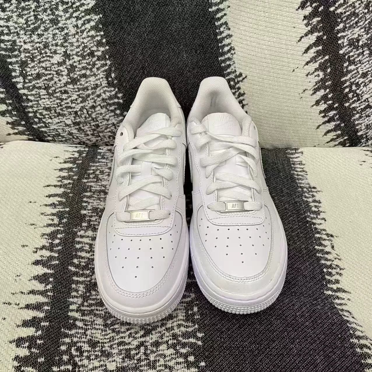 Nike Nike AIR FORCE 1 White Lowtop Sneakers 5.5 Men Size US 5.5 / EU 38 - 2 Thumbnail