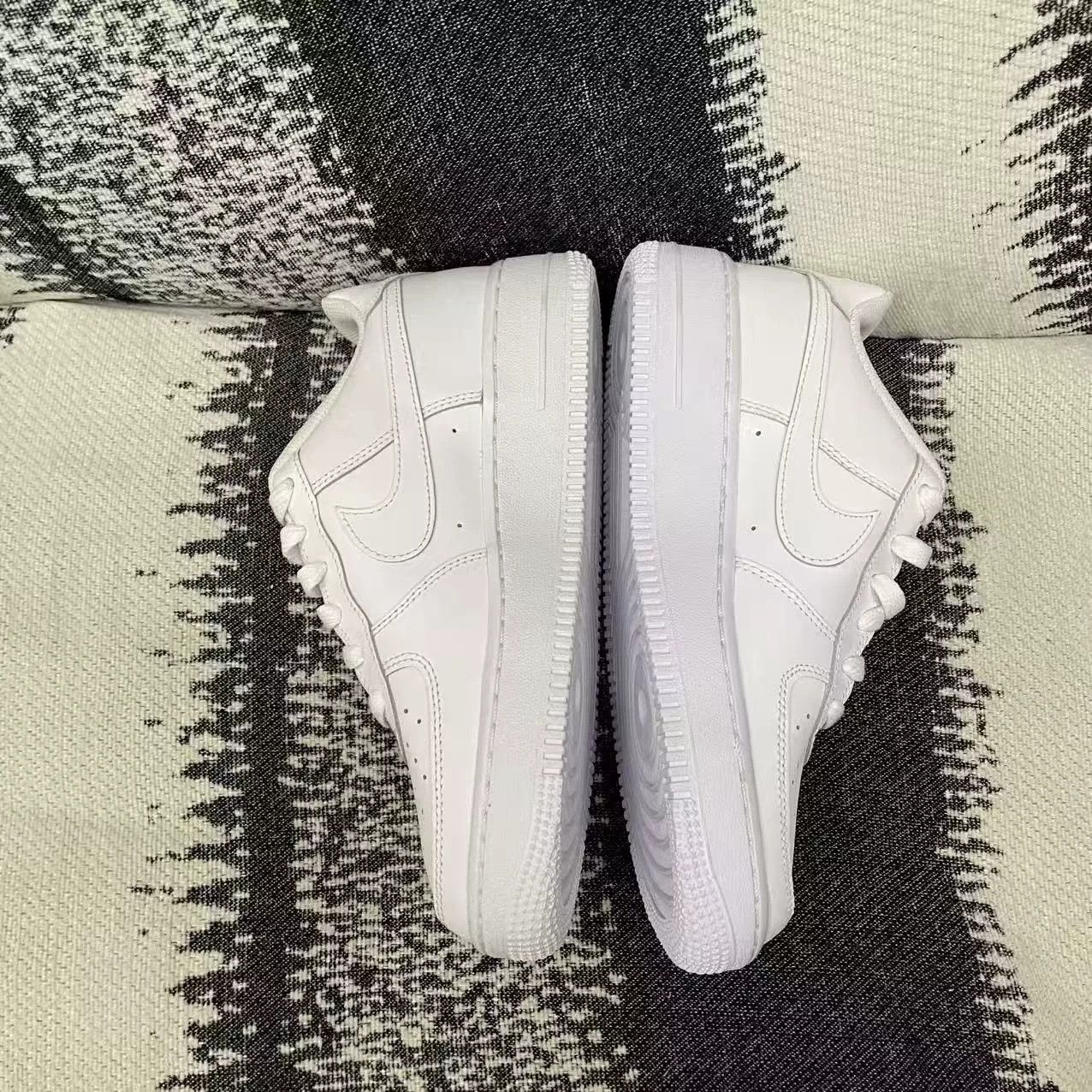 Nike Nike AIR FORCE 1 White Lowtop Sneakers 5.5 Men Size US 5.5 / EU 38 - 3 Thumbnail