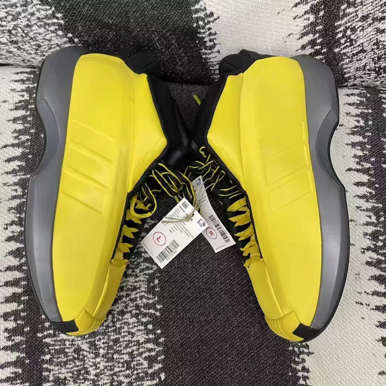 Adidas Adidas KOBE Yellow Lowtop Sneakers 9.5 Men Size US 9.5 / EU 42-43 - 5 Thumbnail